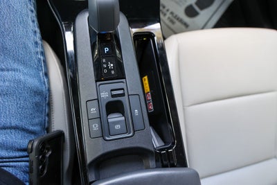 2025 Toyota Prius XLE