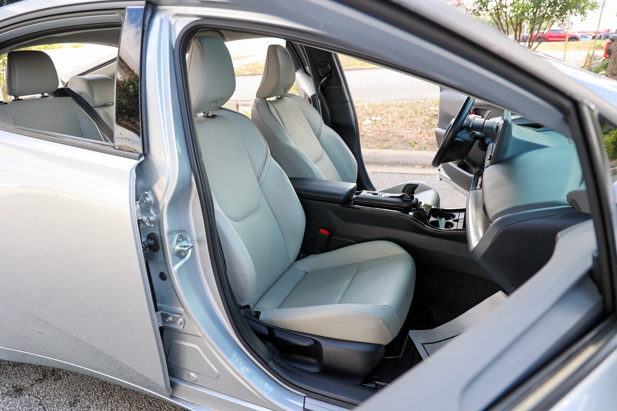2025 Toyota Prius XLE