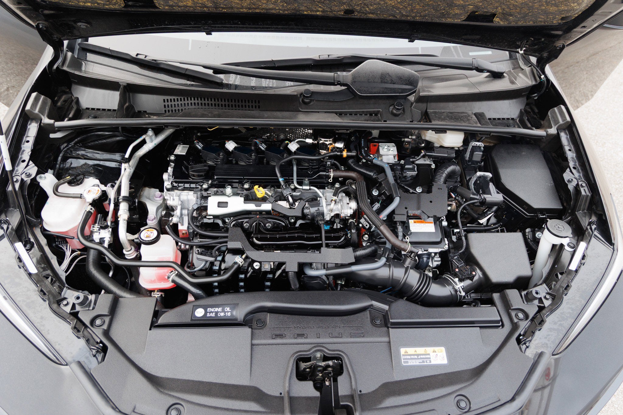 2024 Toyota PRIUS XLE