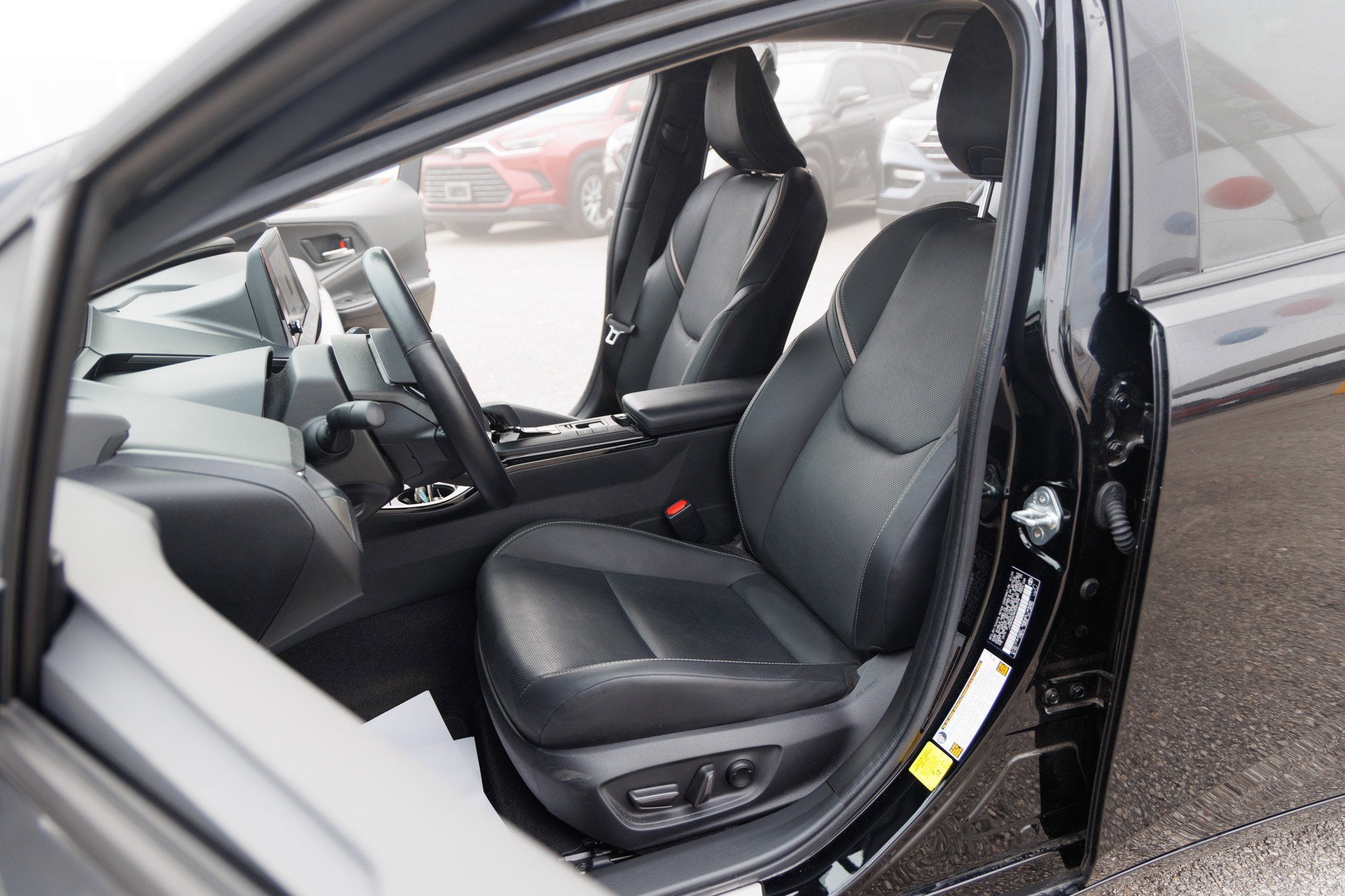 2024 Toyota PRIUS XLE