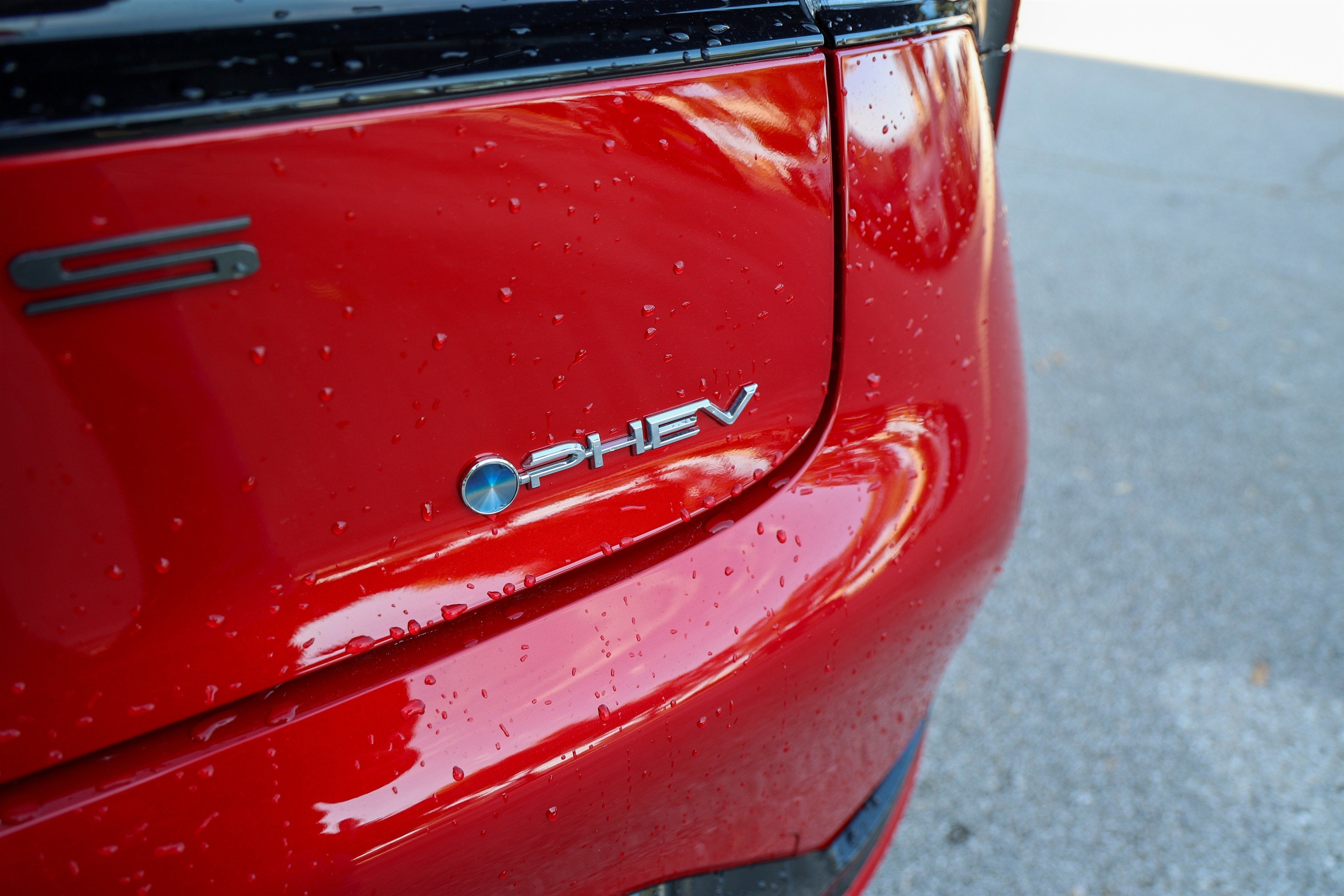 2025 Toyota Prius Plug-In Hybrid SE