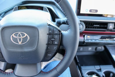 2025 Toyota Prius Plug-In Hybrid SE