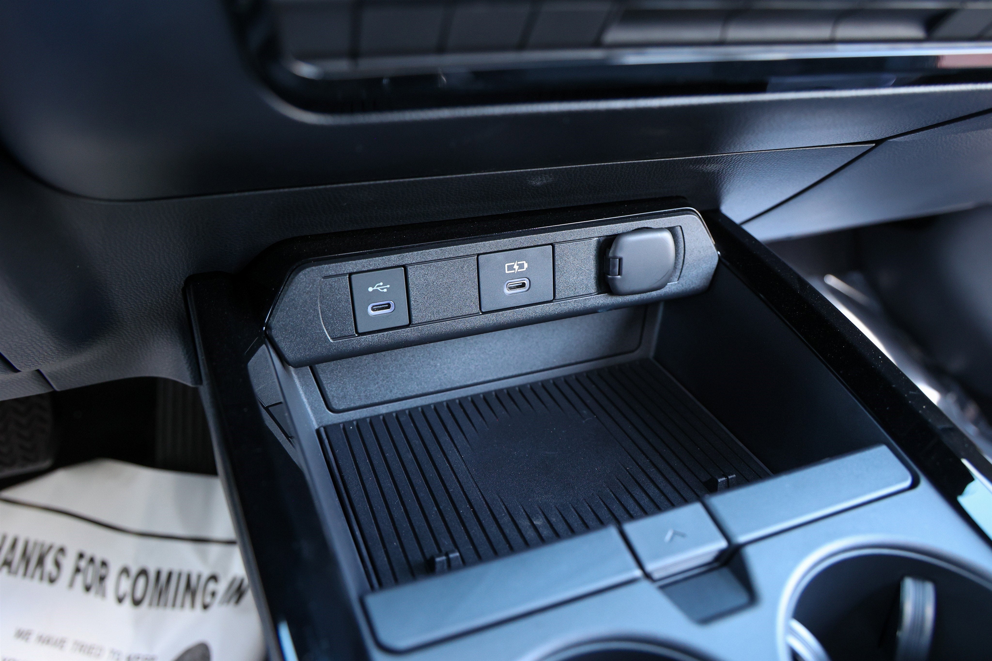 2025 Toyota Prius Plug-In Hybrid SE