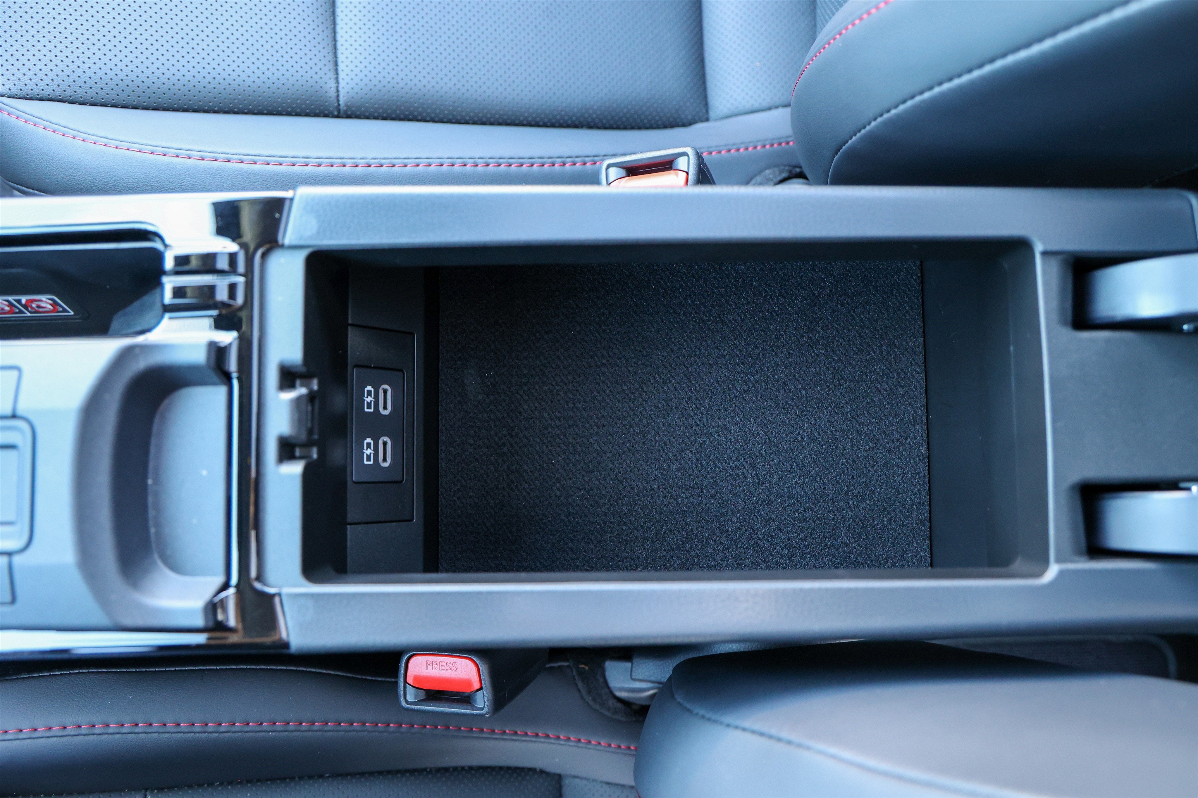 2025 Toyota Prius Plug-In Hybrid SE