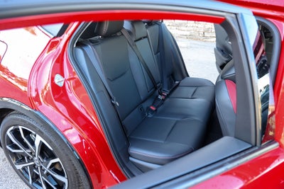 2025 Toyota Prius Plug-In Hybrid SE