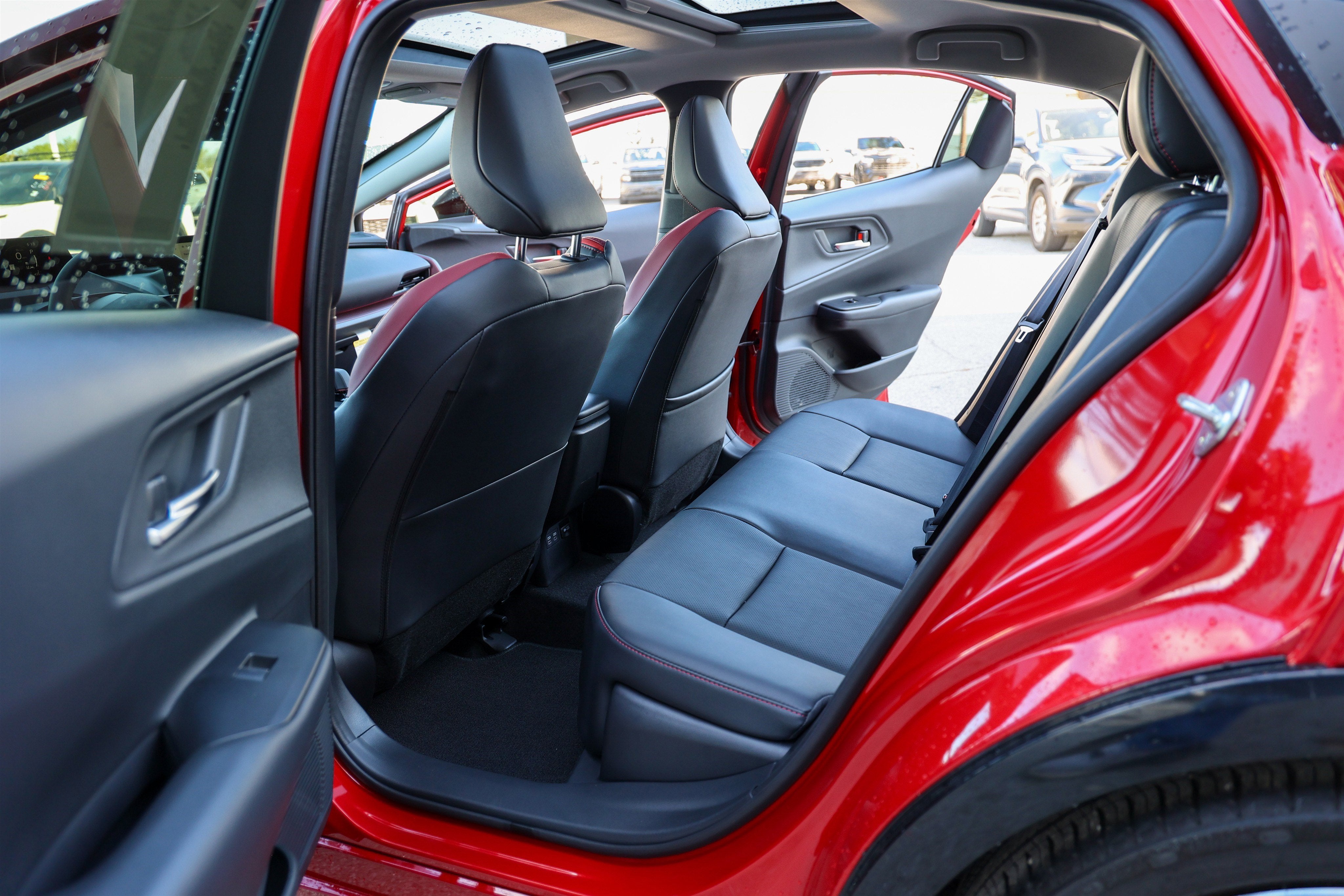 2025 Toyota Prius Plug-In Hybrid SE