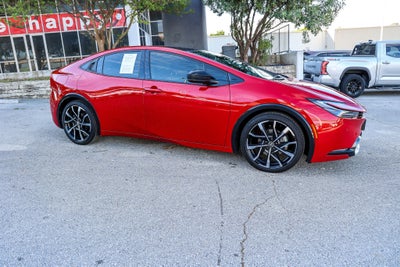 2025 Toyota Prius Plug-In Hybrid SE