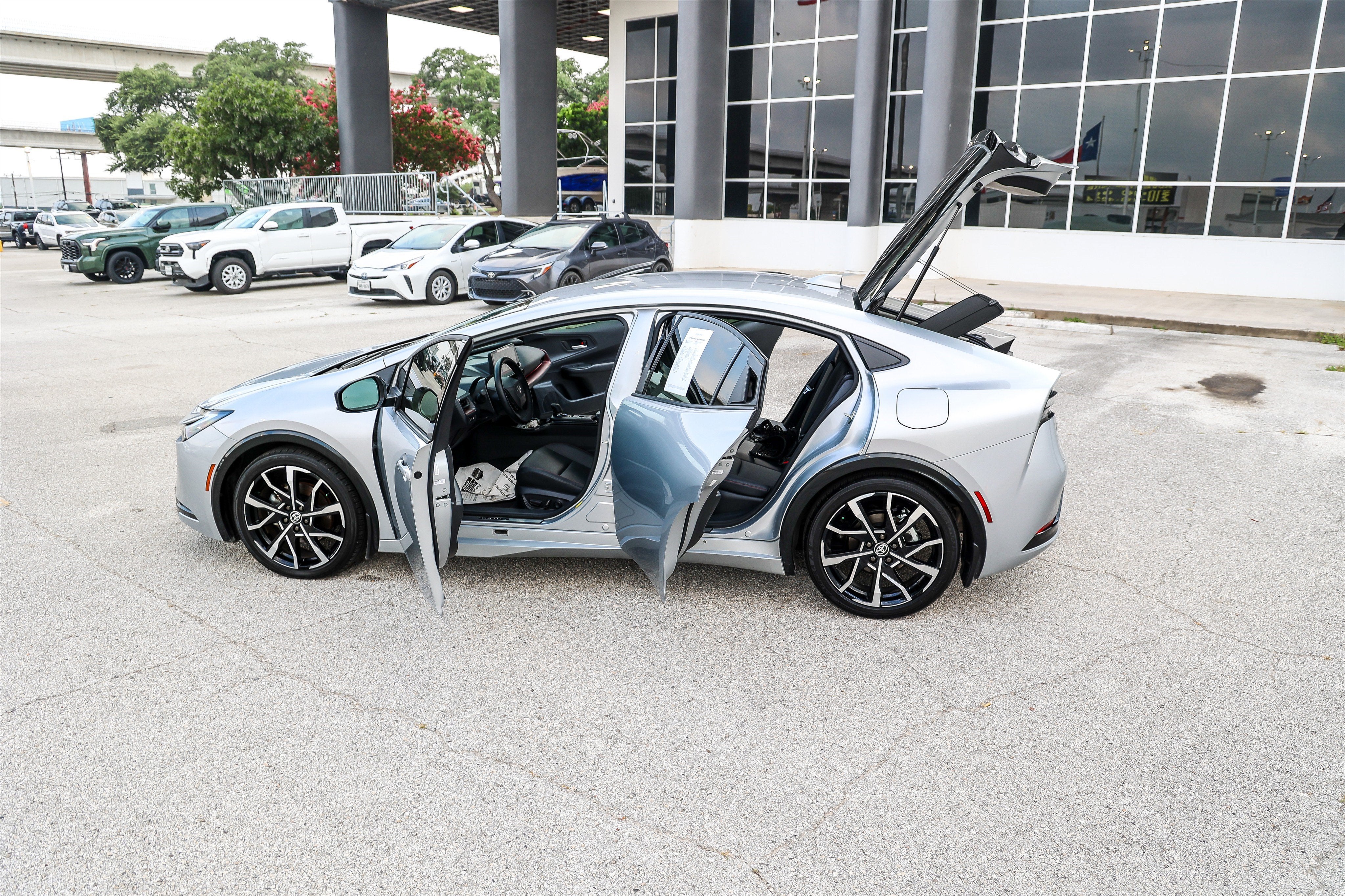 2025 Toyota Prius Plug-in Hybrid XSE
