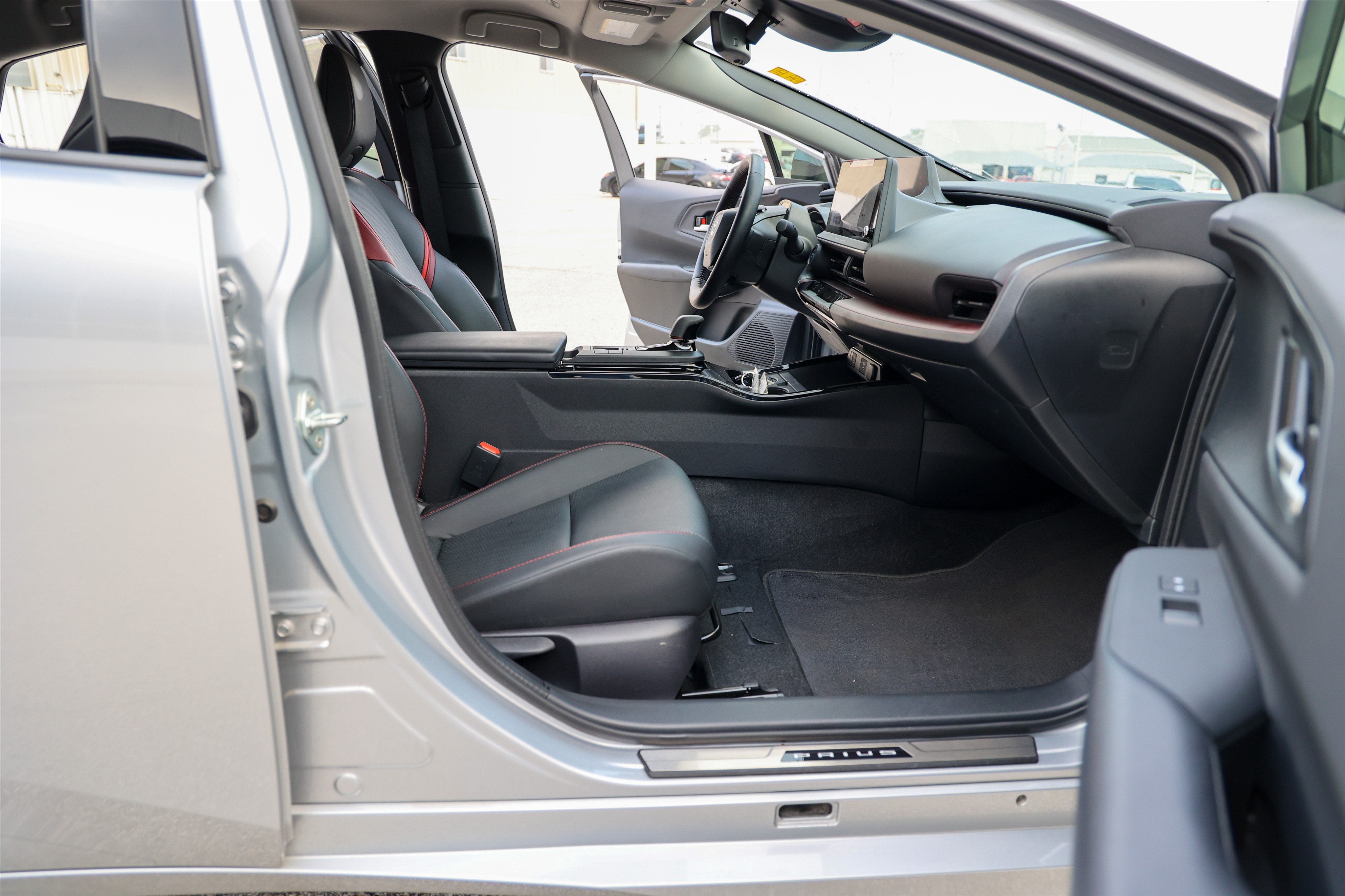 2025 Toyota Prius Plug-in Hybrid XSE