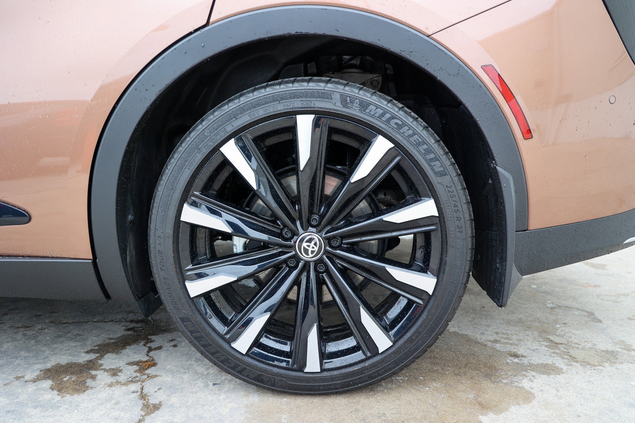 2025 Toyota CROWN Platinum