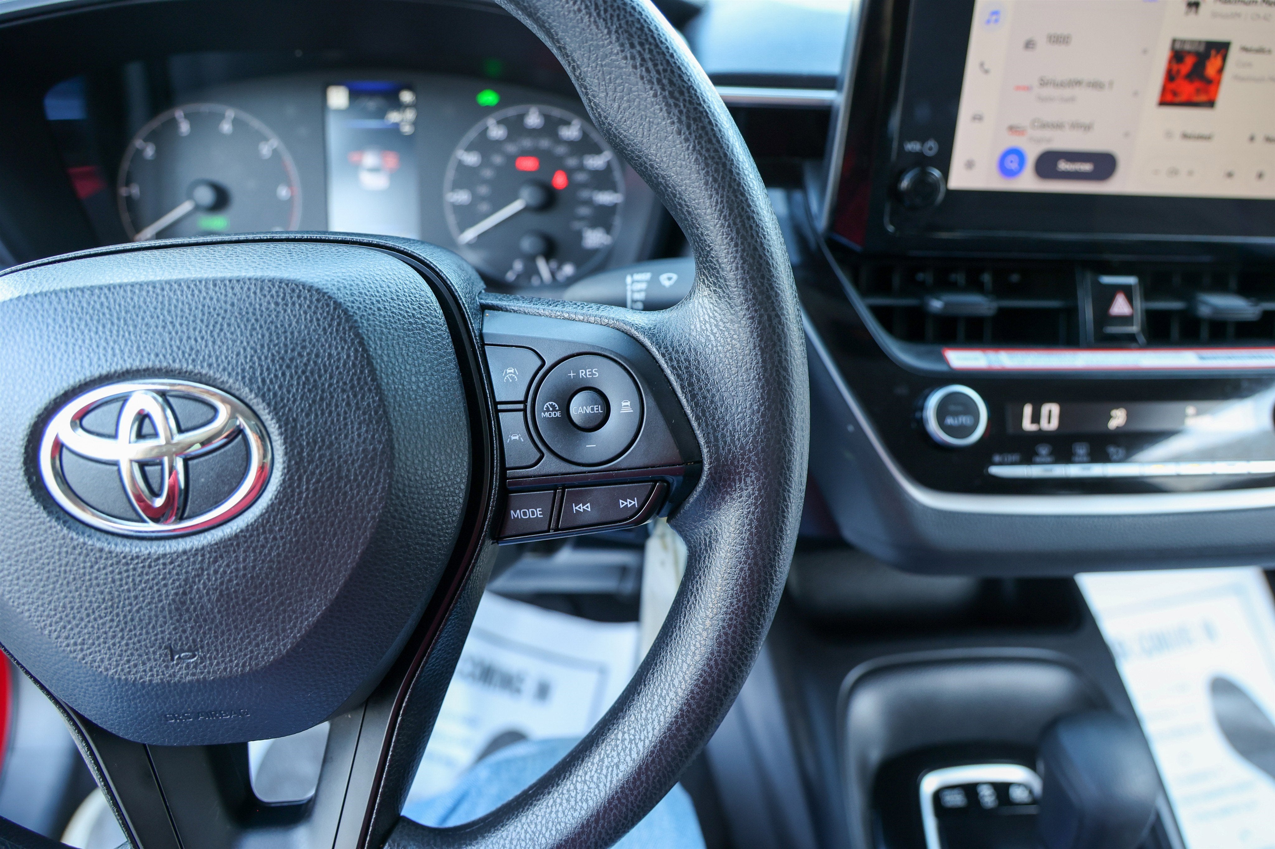 2025 Toyota Corolla Hybrid LE
