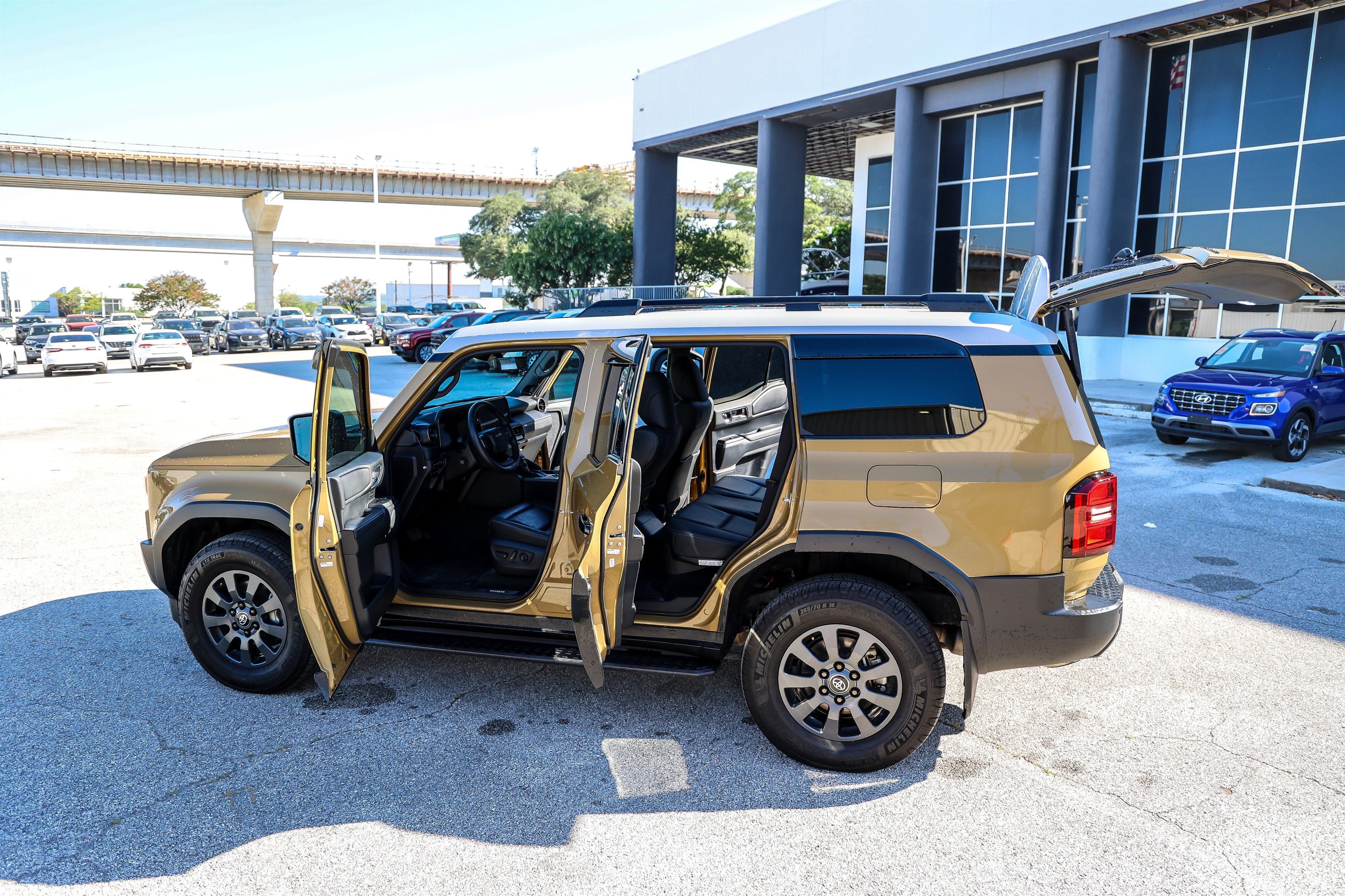 2024 Toyota Land Cruiser 4WD (Natl)