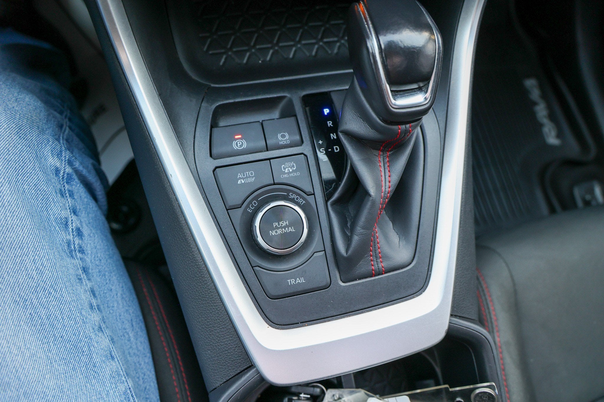 2024 Toyota RAV4 Prime SE