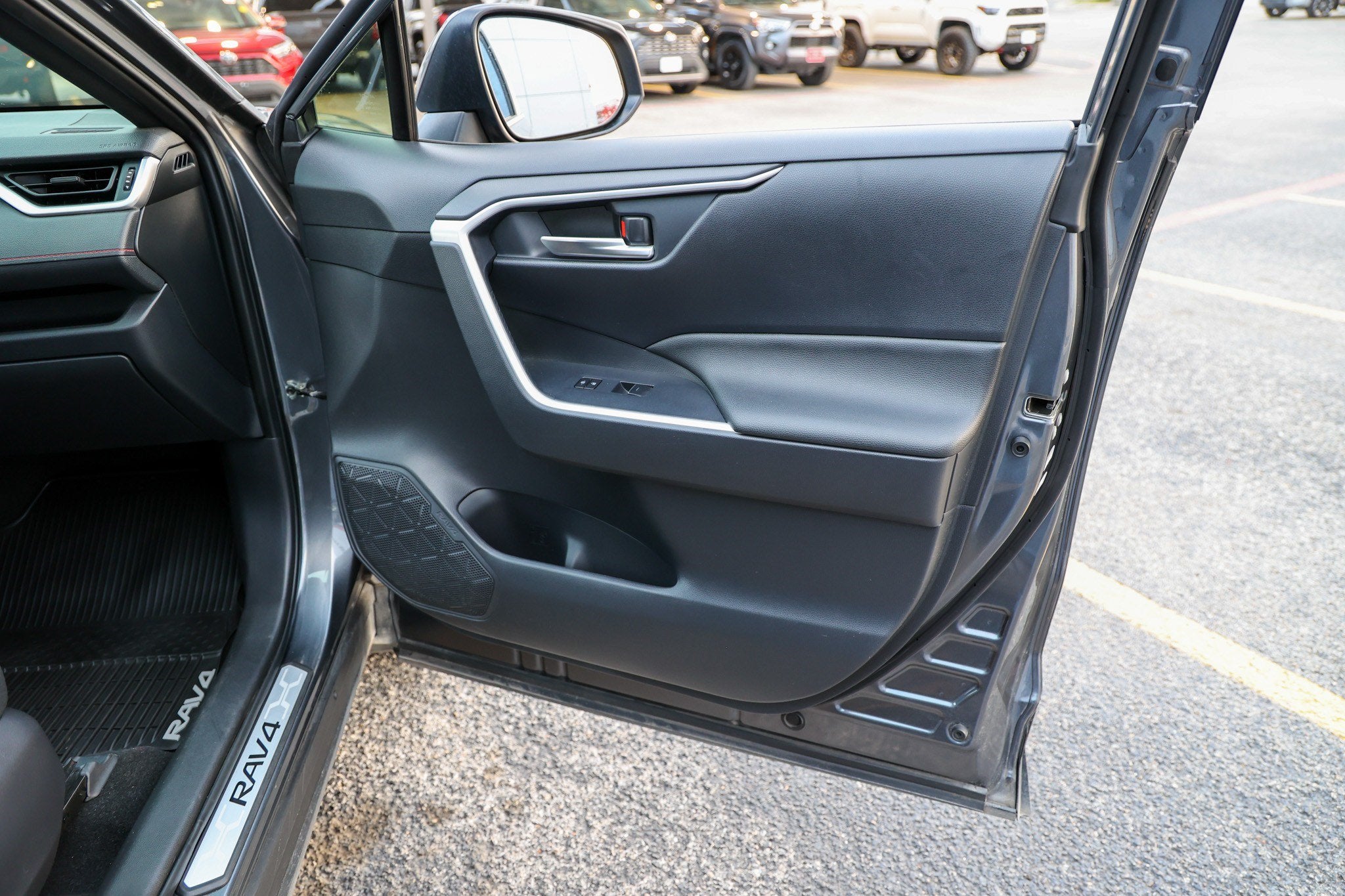 2024 Toyota RAV4 Prime SE