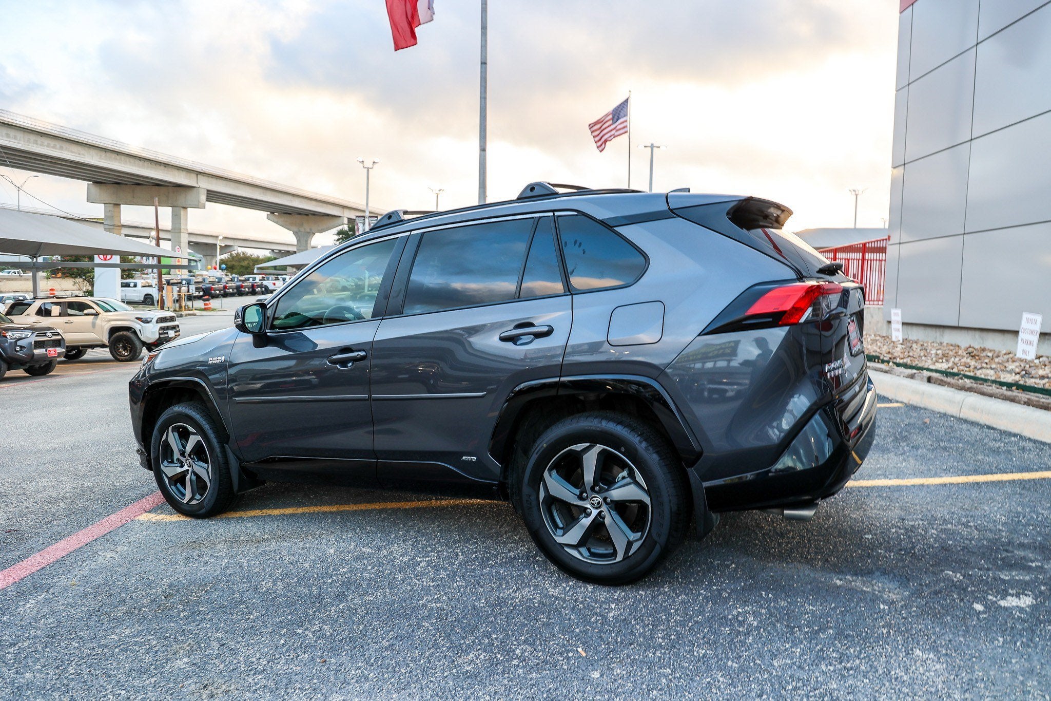 2024 Toyota RAV4 Prime SE