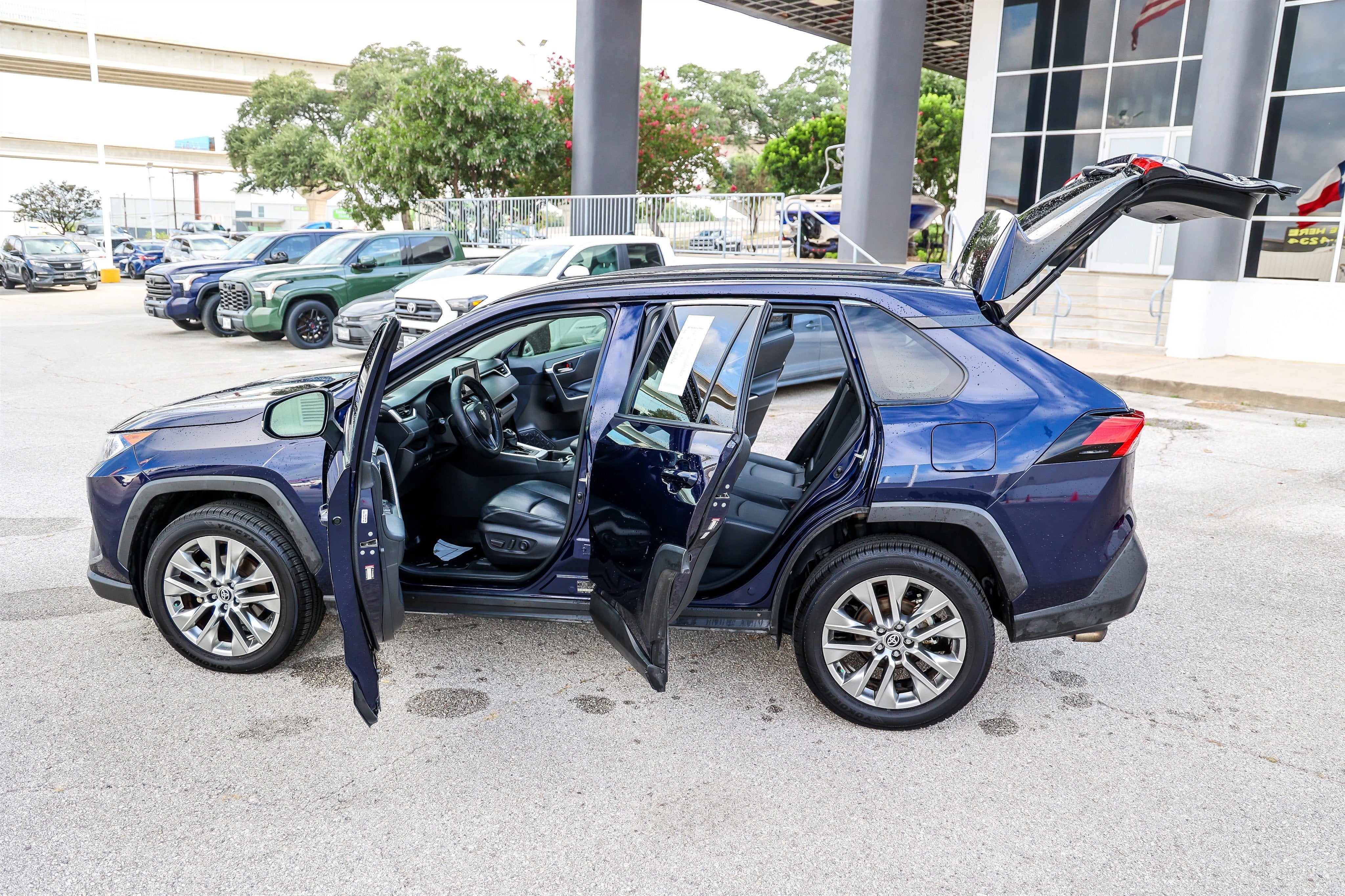 2020 Toyota RAV4 XLE Premium