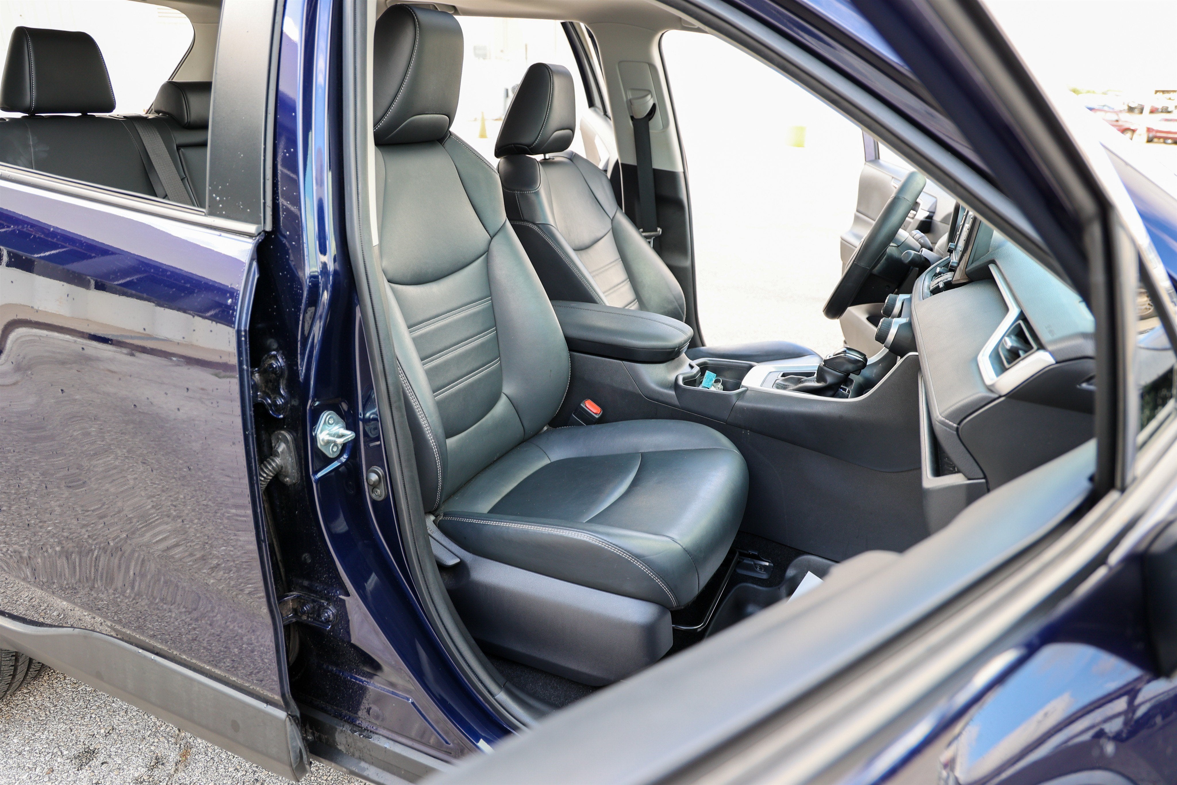 2020 Toyota RAV4 XLE Premium