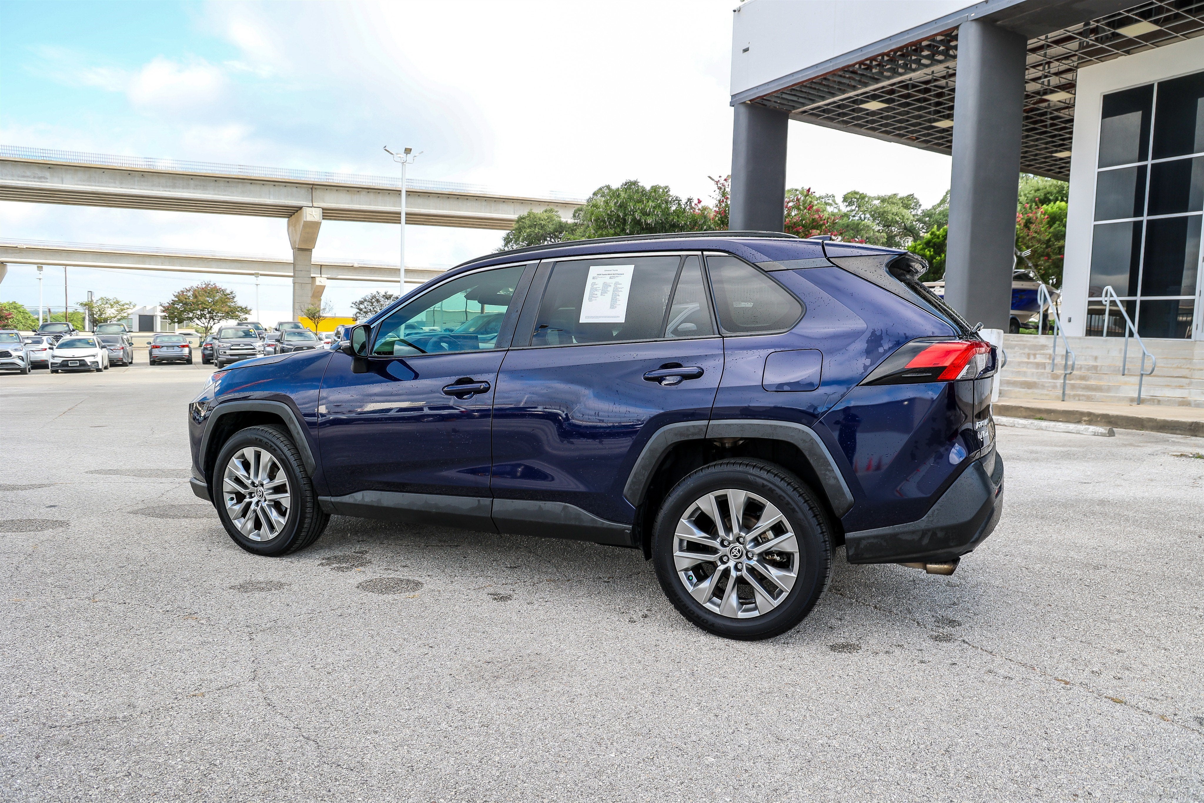 2020 Toyota RAV4 XLE Premium