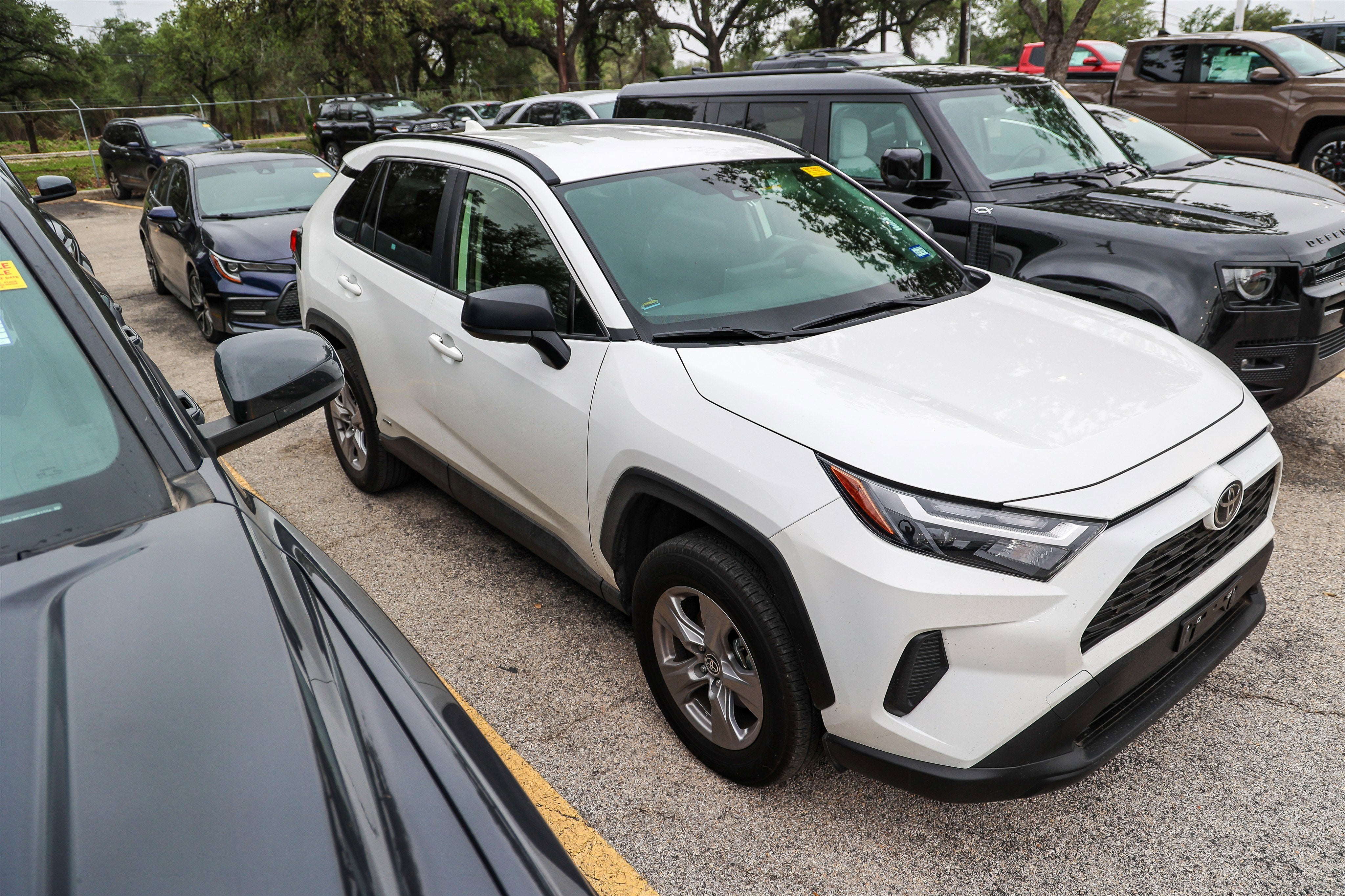 2025 Toyota RAV4 Hybrid LE