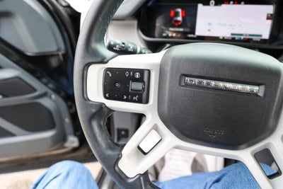 2025 Land Rover Defender X-Dynamic SE