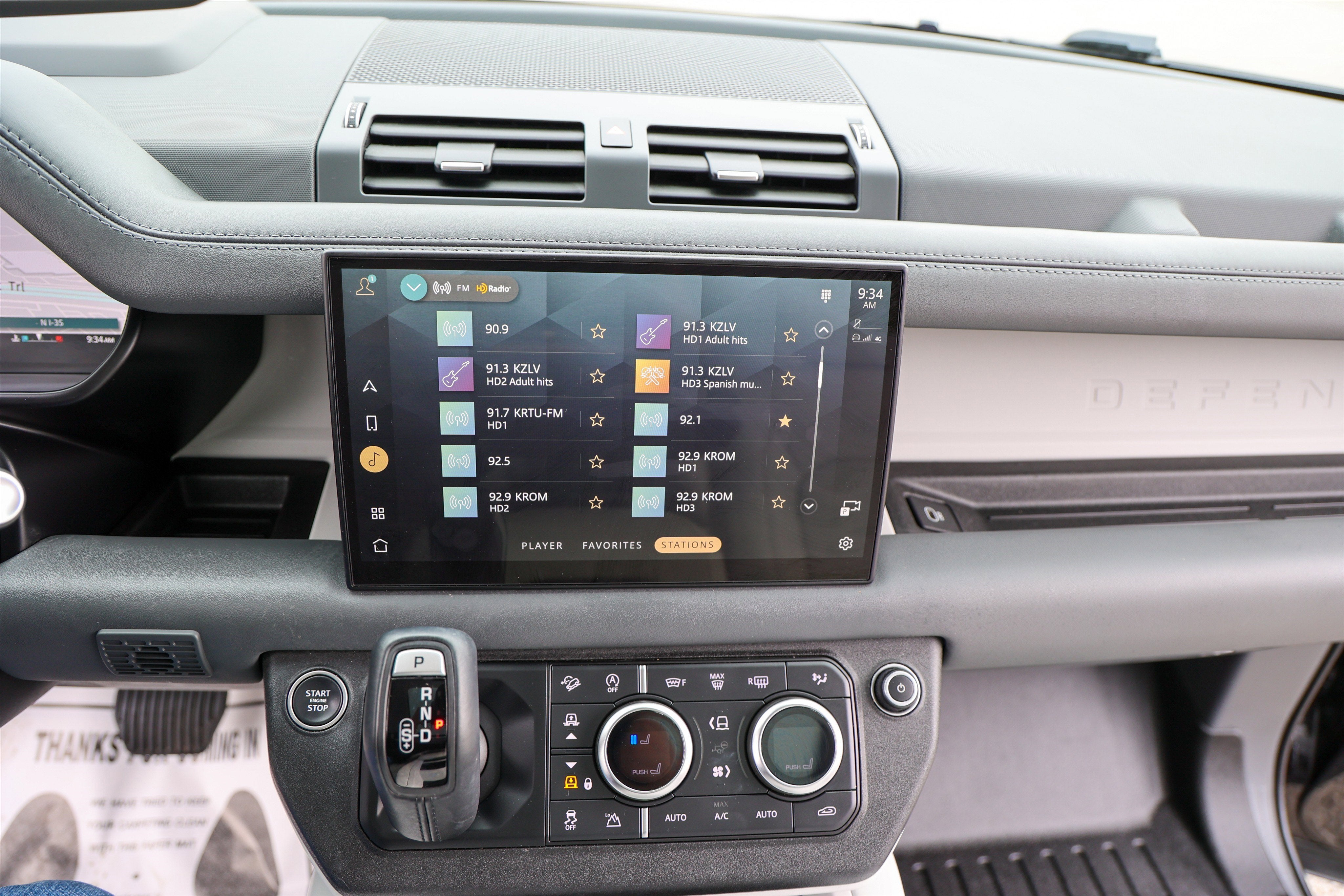 2025 Land Rover Defender X-Dynamic SE