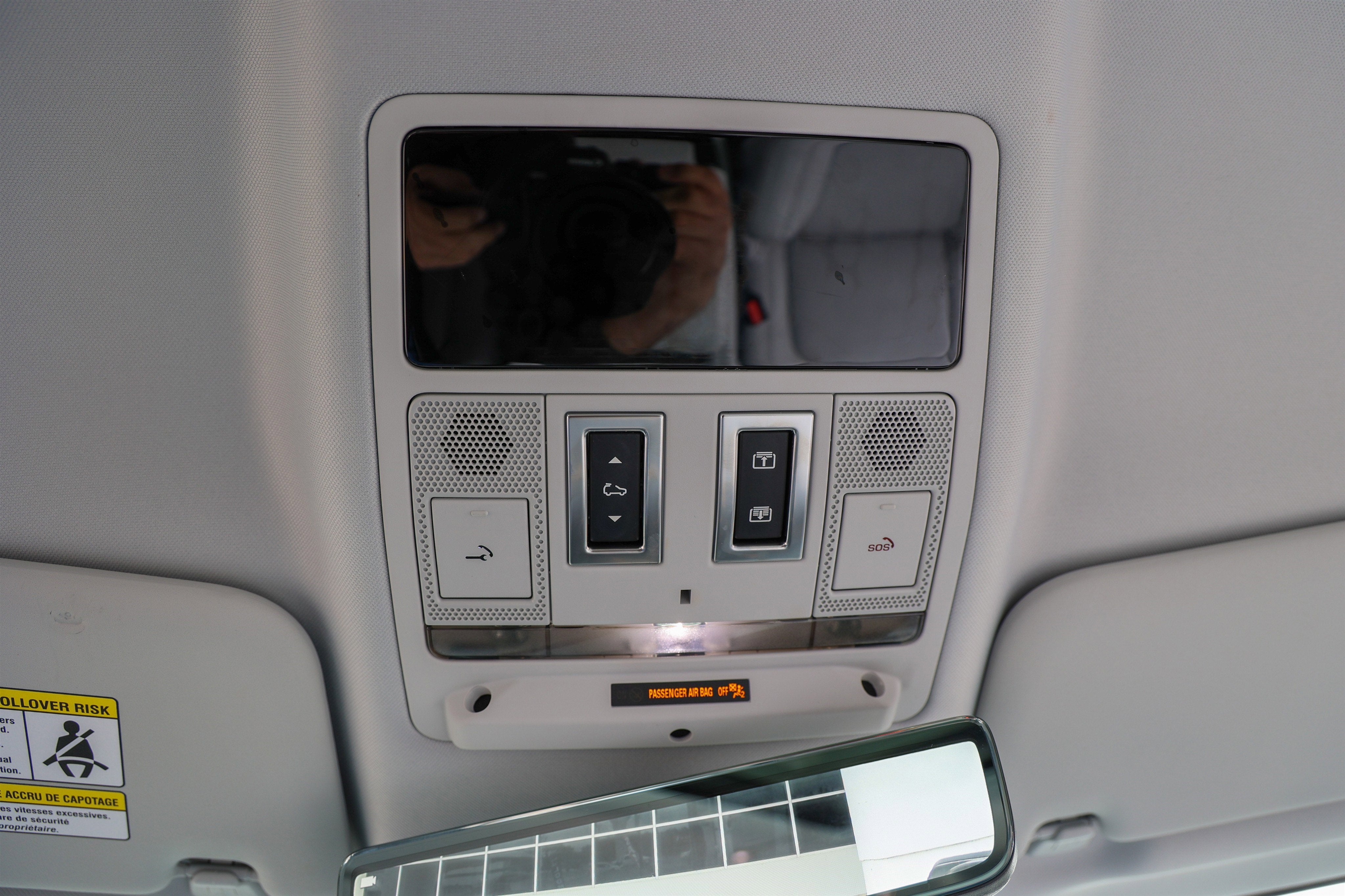 2025 Land Rover Defender X-Dynamic SE