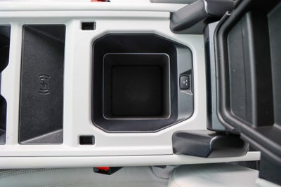 2025 Land Rover Defender X-Dynamic SE