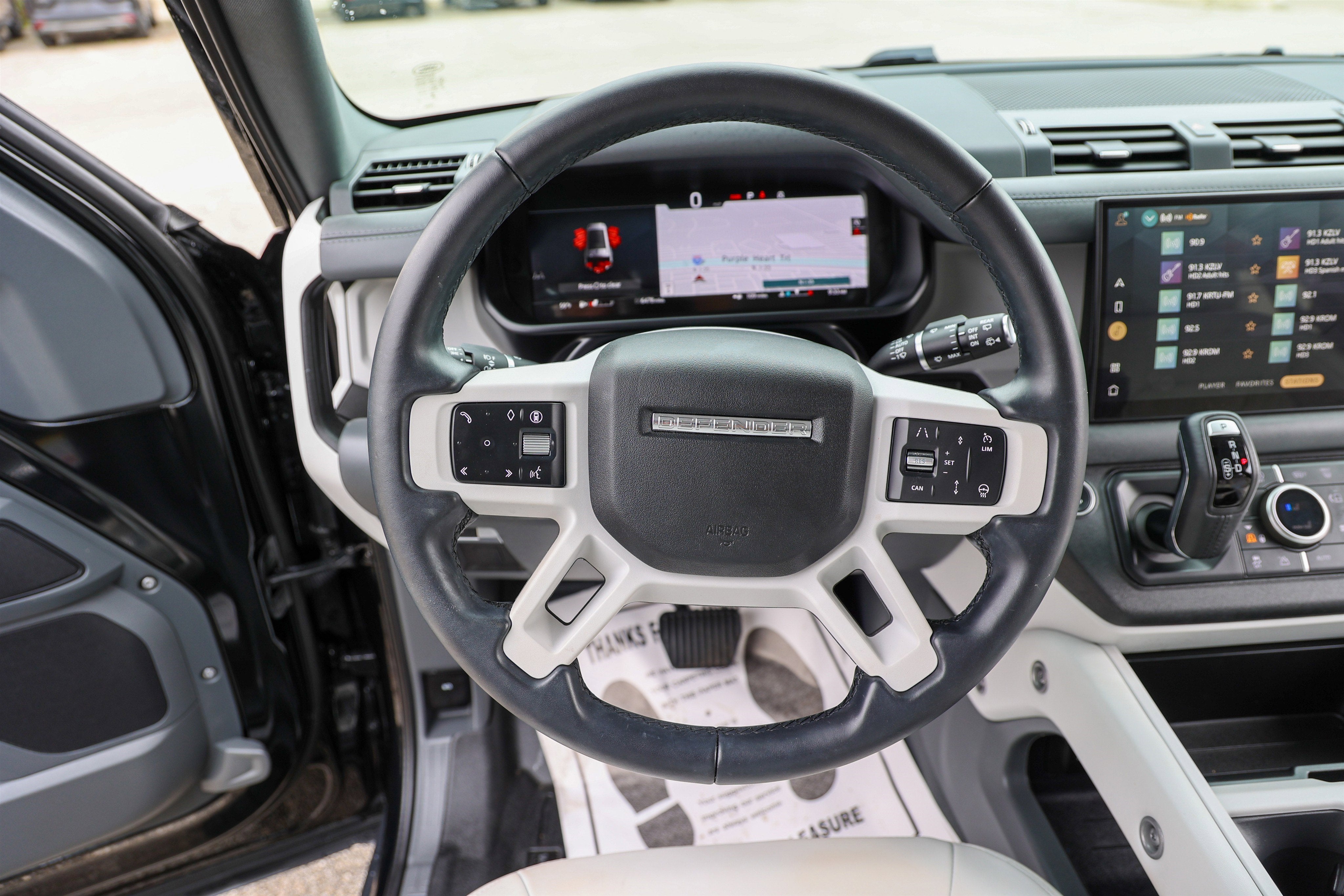 2025 Land Rover Defender X-Dynamic SE