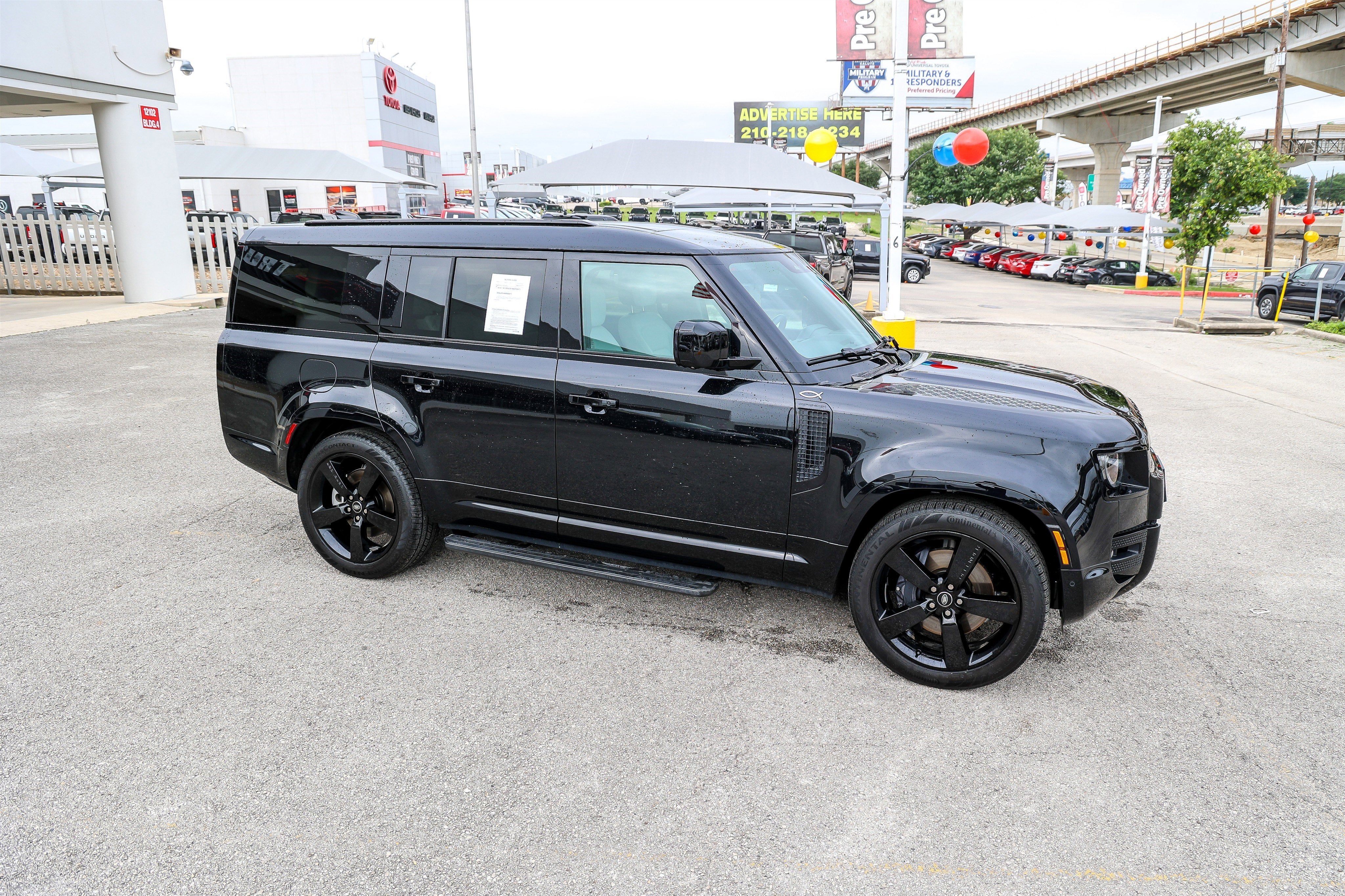 2025 Land Rover Defender X-Dynamic SE