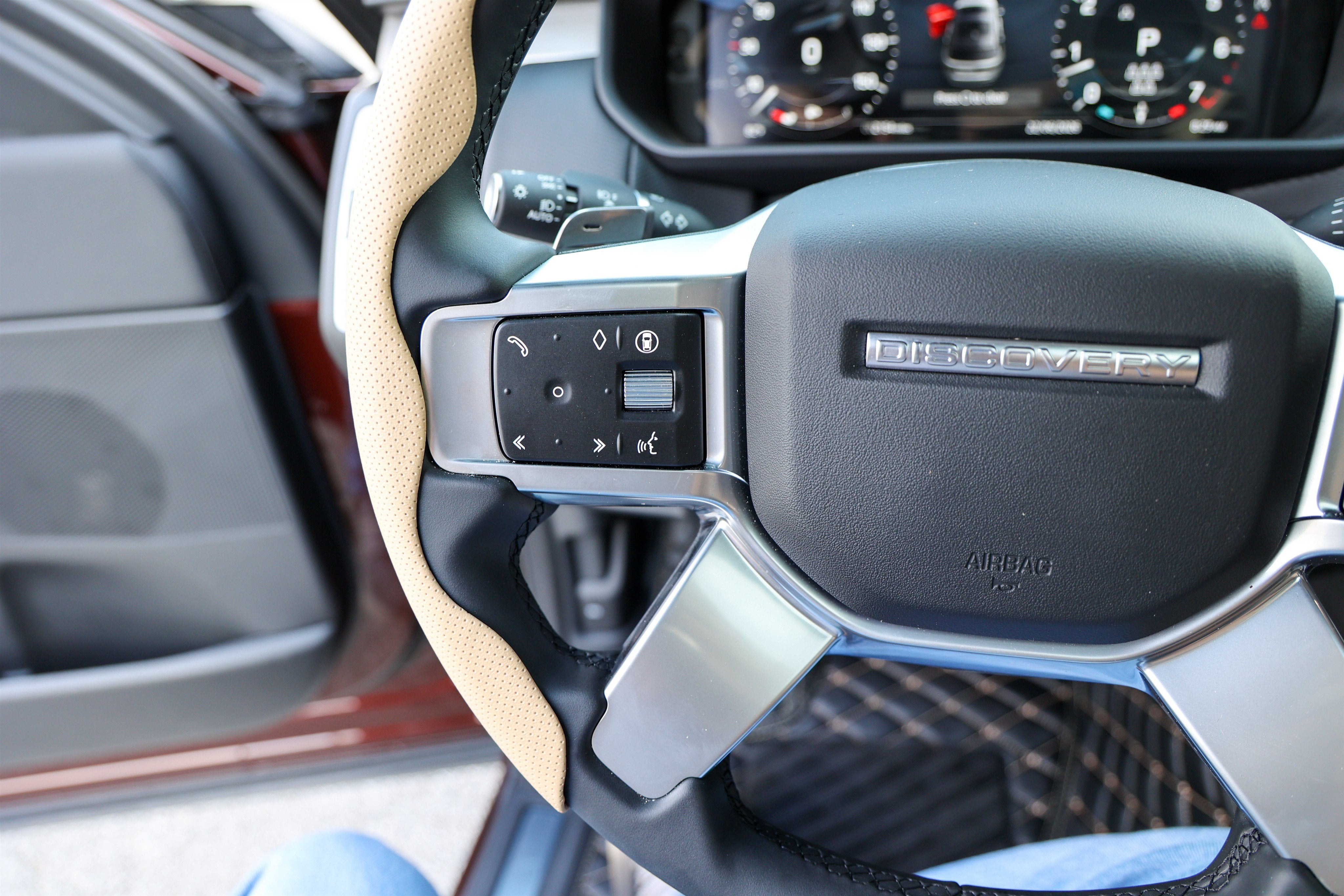 2026 Land Rover Discovery Gemini Edition