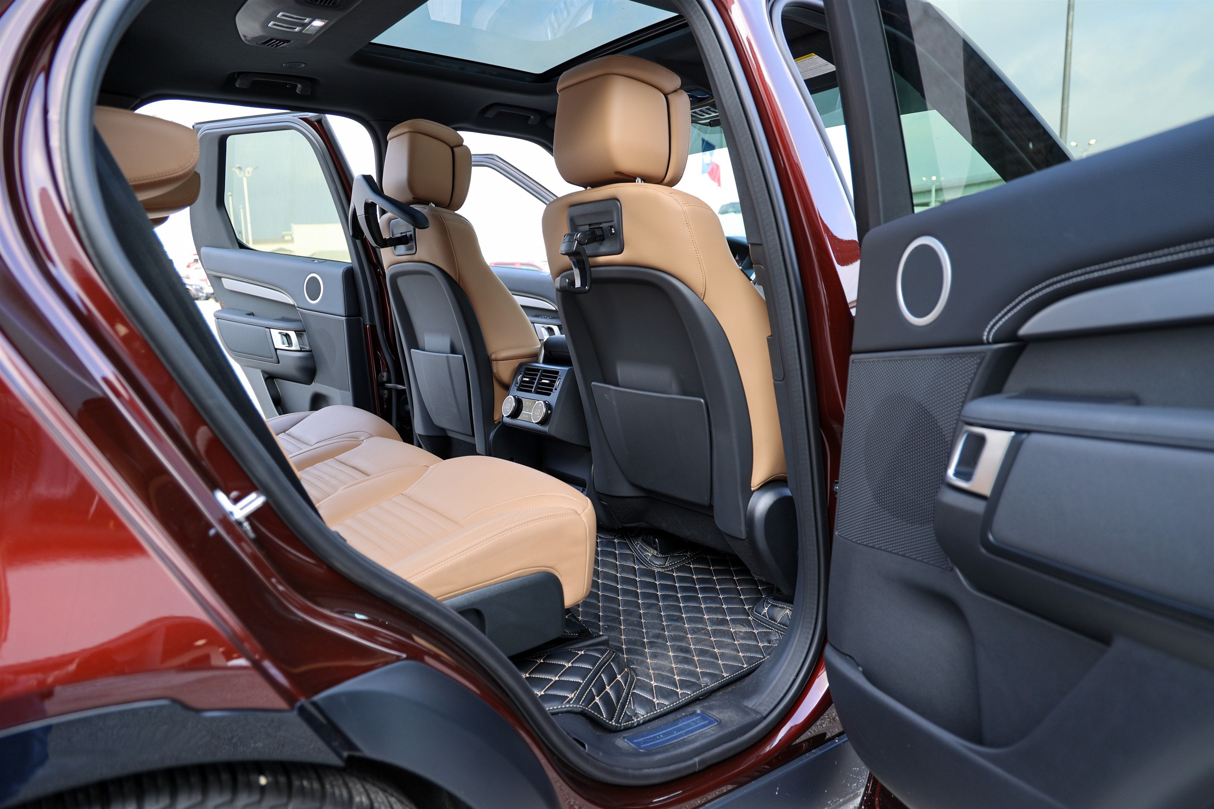 2026 Land Rover Discovery Gemini Edition