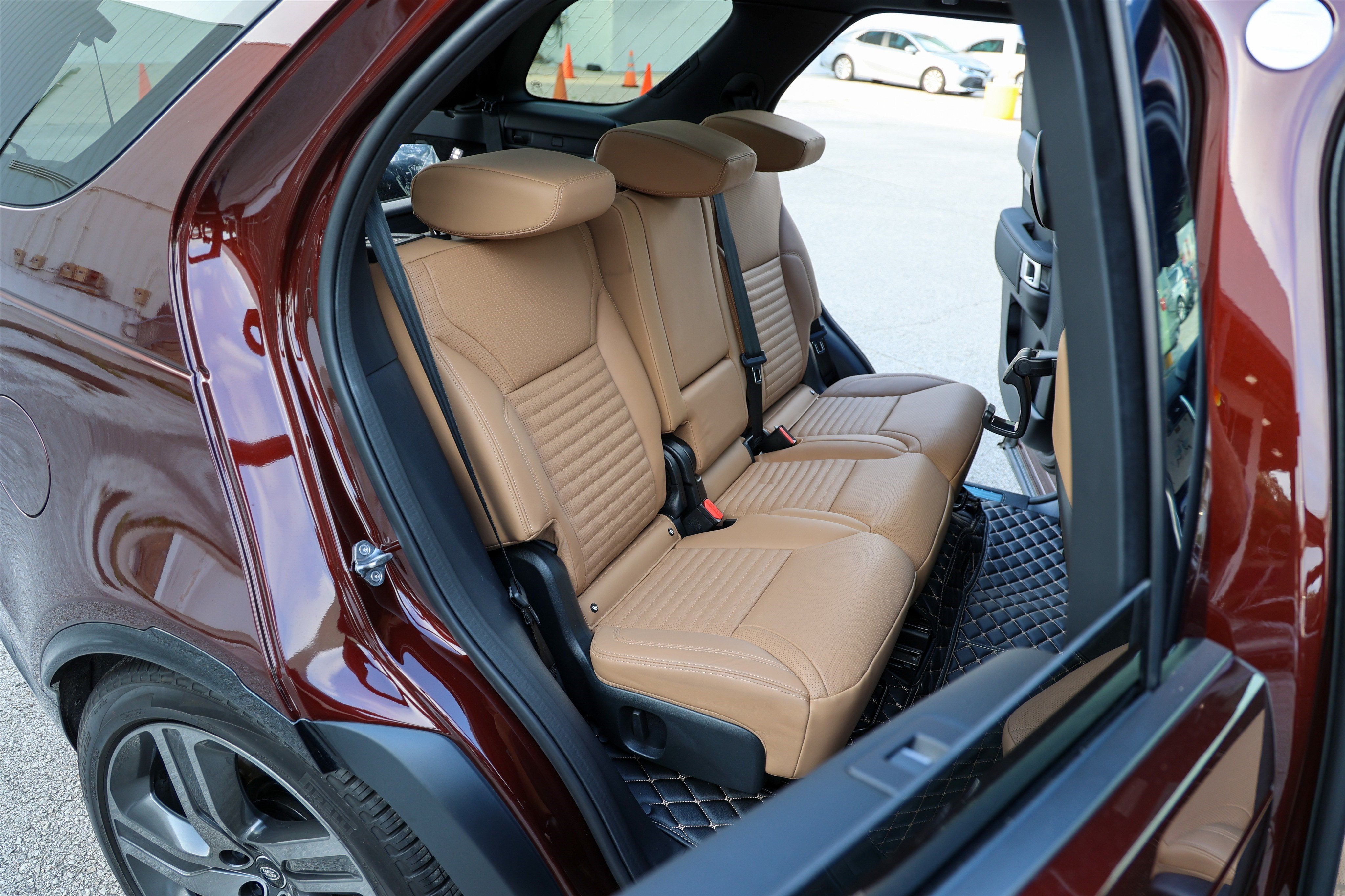 2026 Land Rover Discovery Gemini Edition