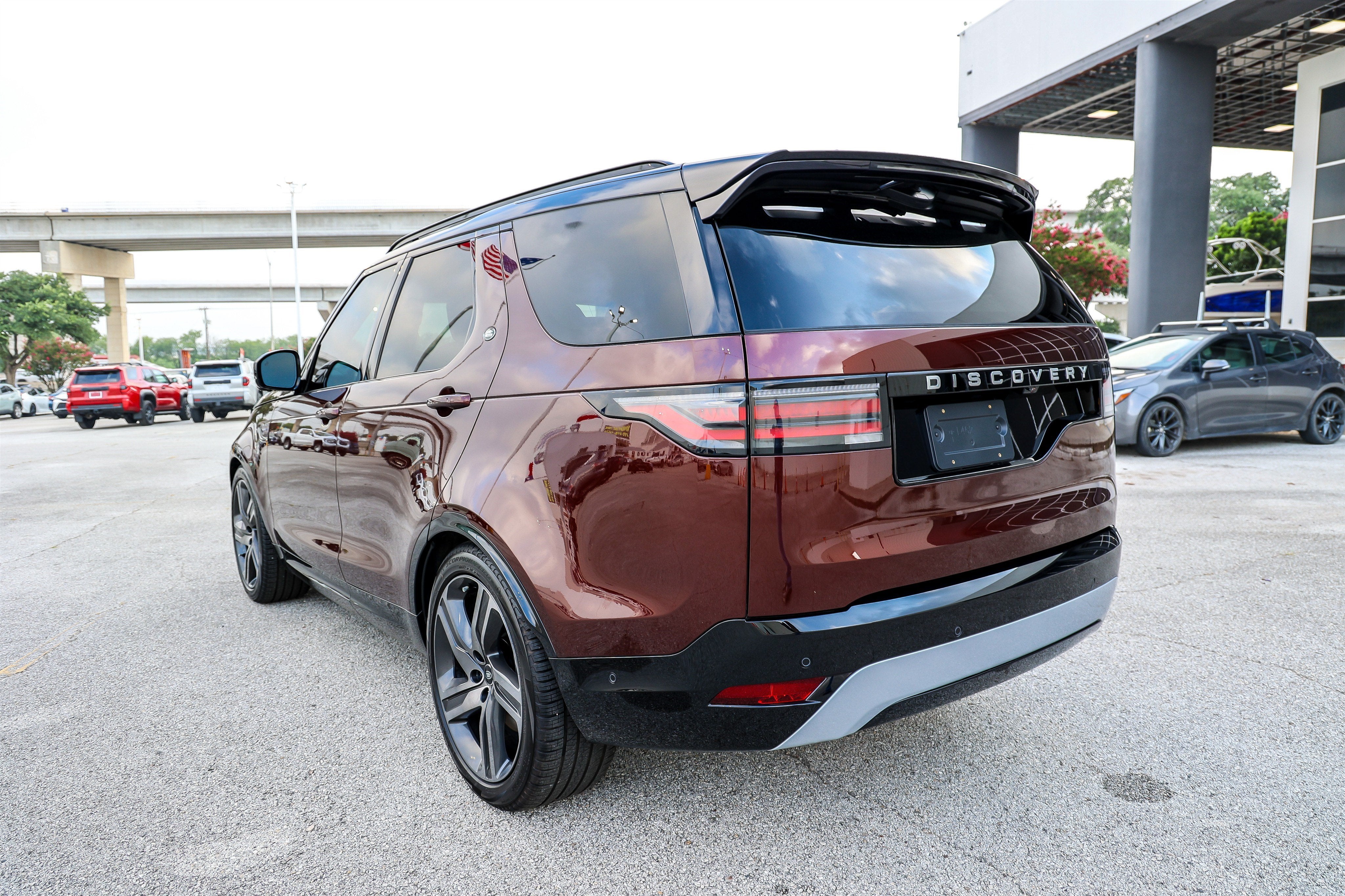2026 Land Rover Discovery Gemini Edition