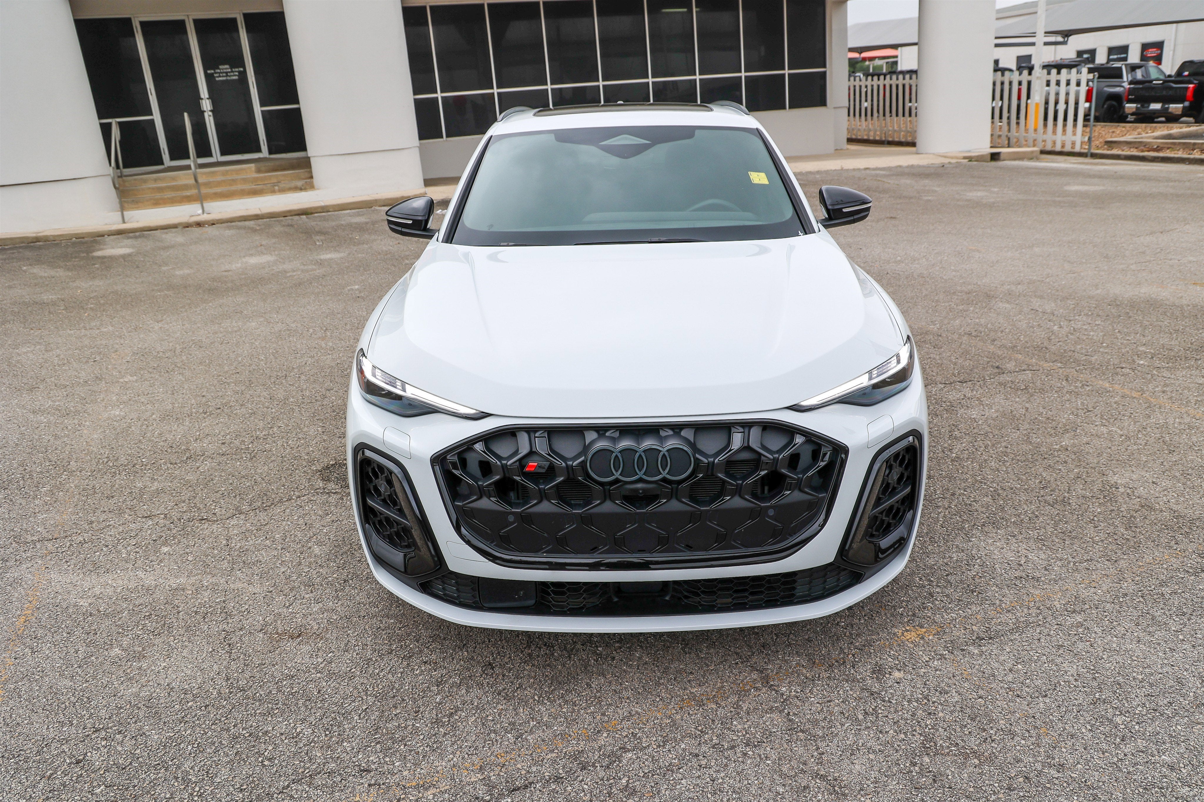 2025 Audi SQ5 Premium Plus