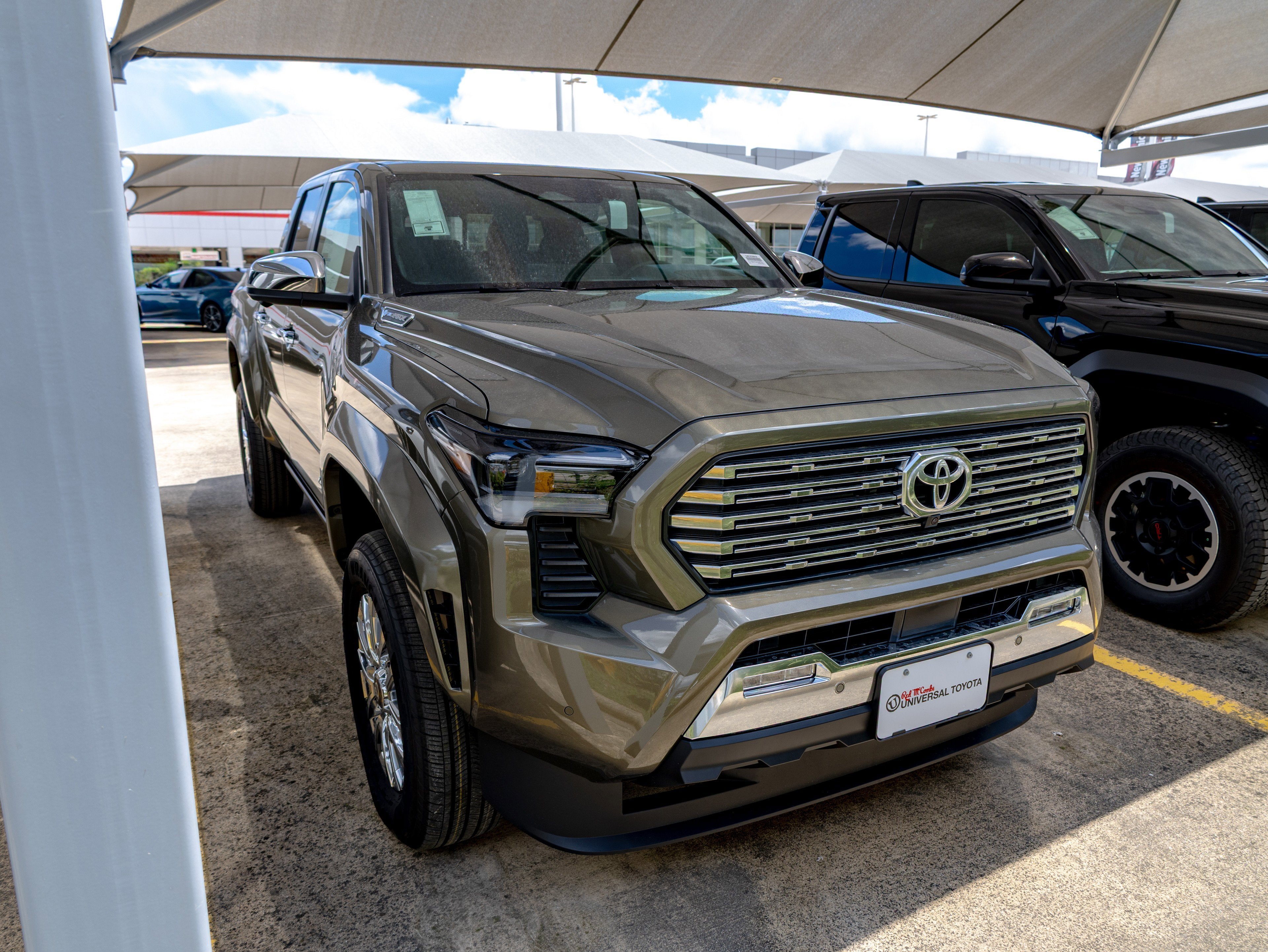 2026 Toyota Tacoma i-FORCE MAX Tacoma Limited