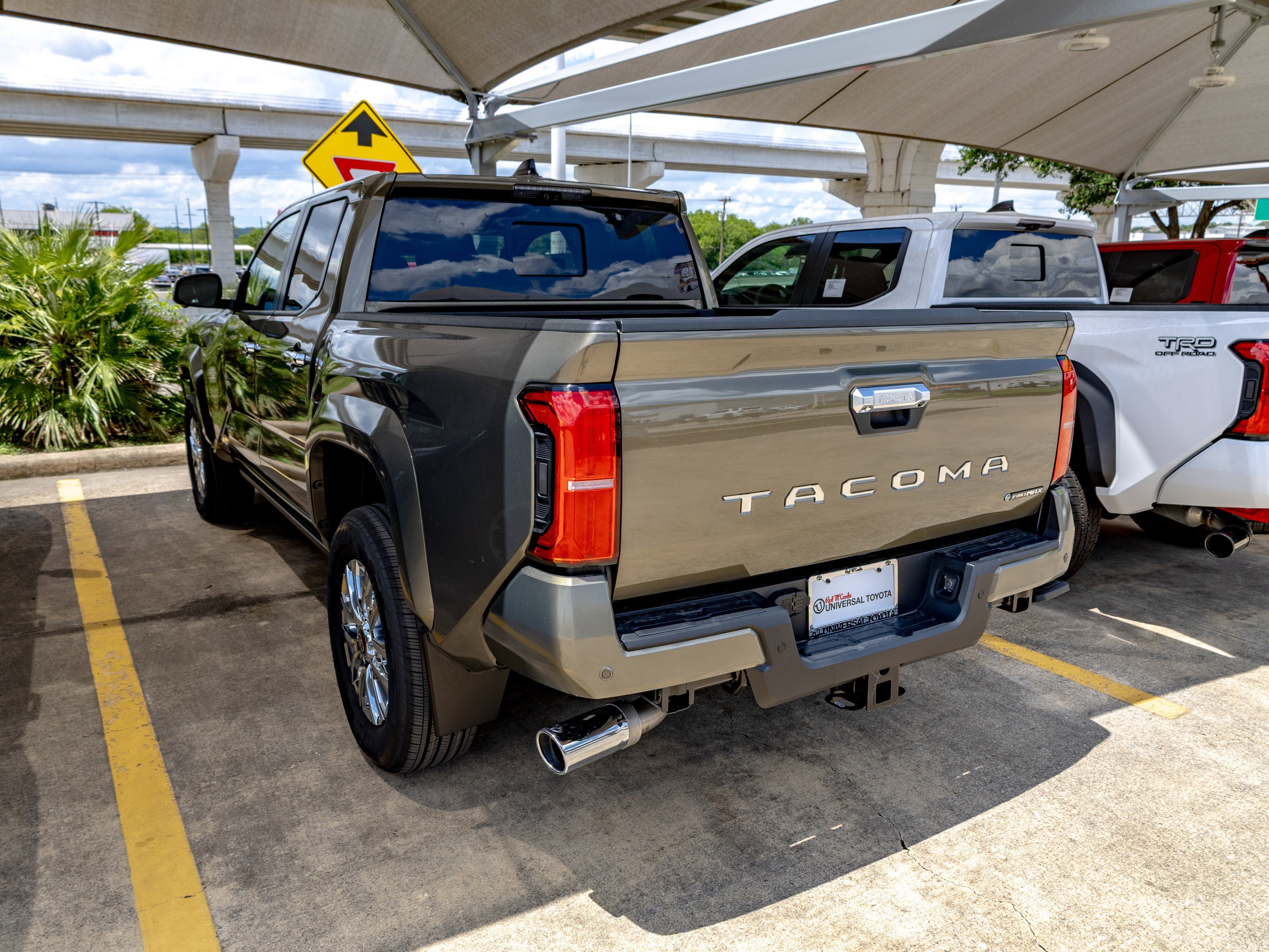 2026 Toyota Tacoma i-FORCE MAX Tacoma Limited