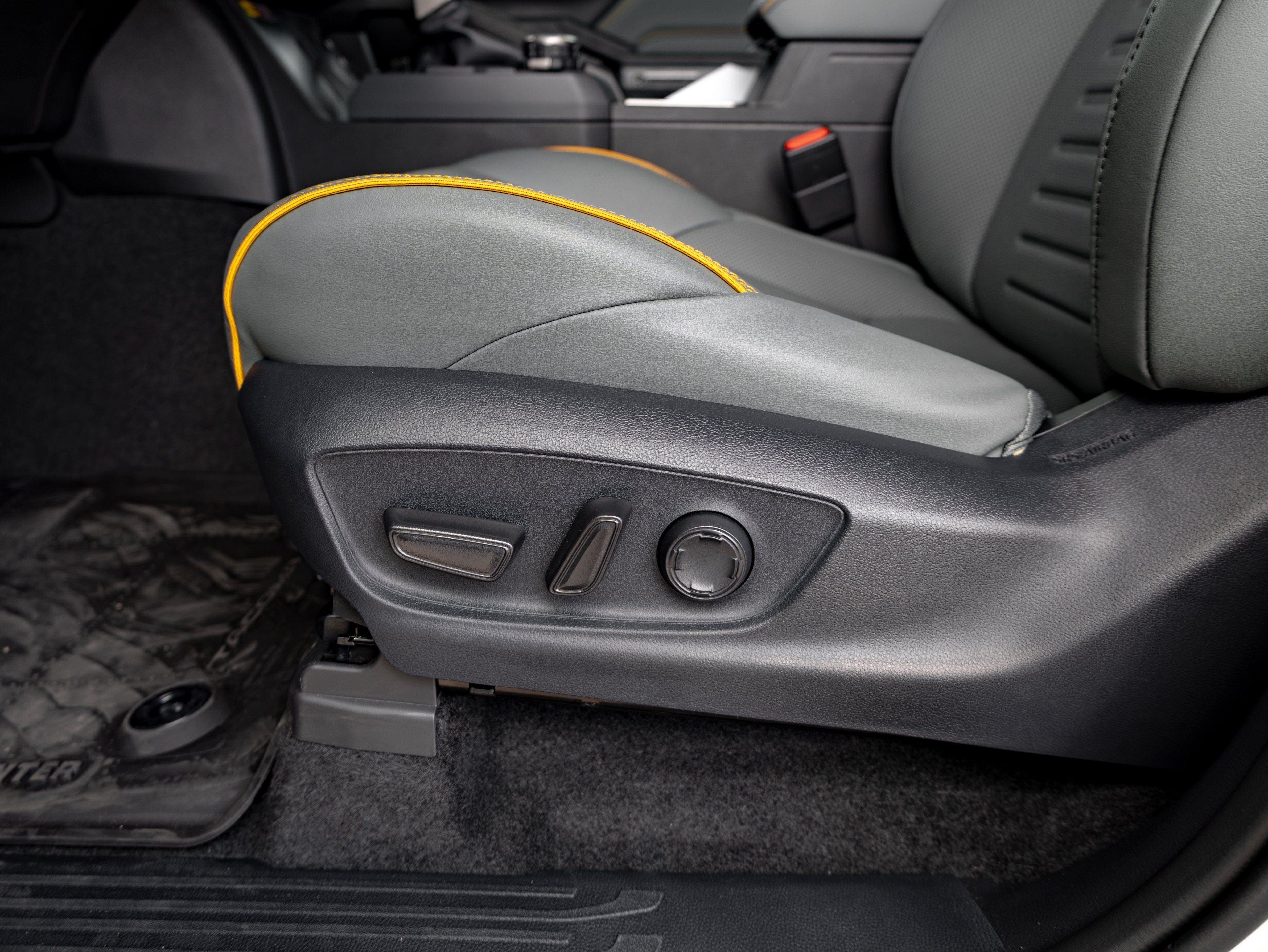2026 Toyota Tacoma i-FORCE MAX Tacoma Trailhunter
