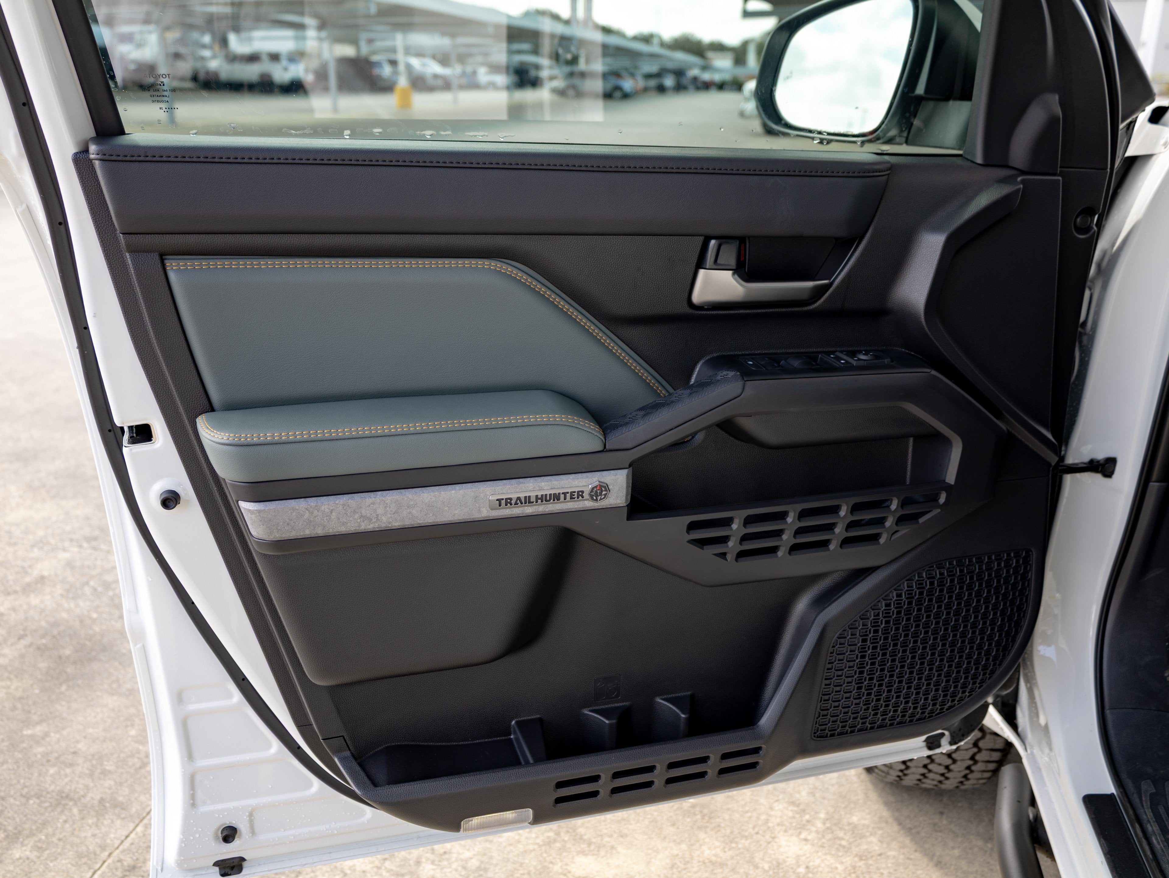 2026 Toyota Tacoma i-FORCE MAX Tacoma Trailhunter