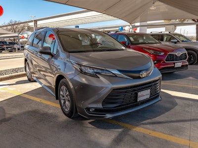2026 Toyota Sienna XLE