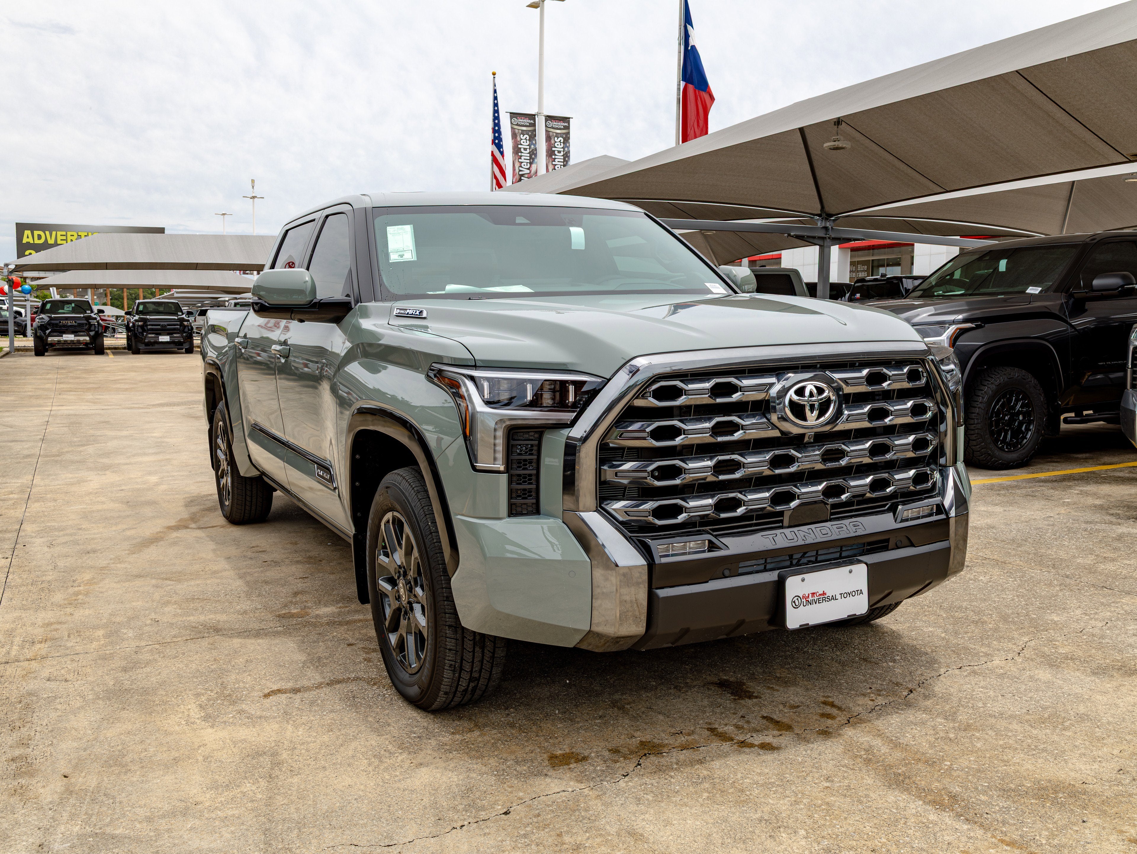 2026 Toyota Tundra i-FORCE MAX Tundra Platinum