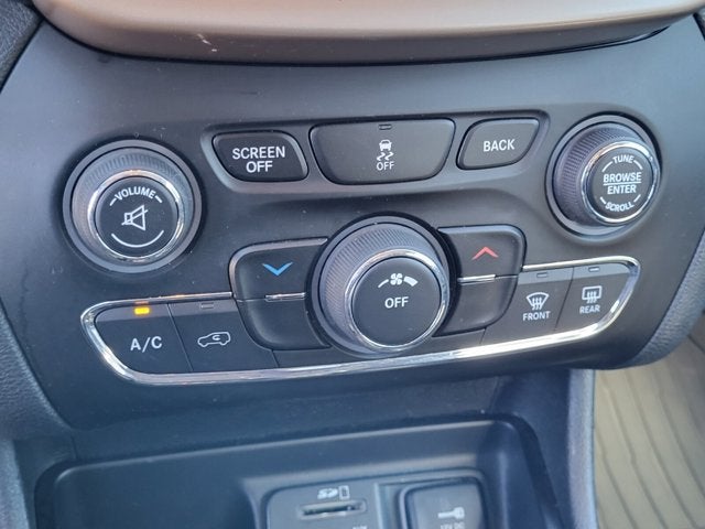 2018 Jeep Cherokee Latitude Tech Connect