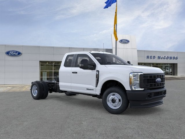 2025 Ford Super Duty F-350 DRW F-350® XL