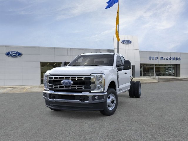 2026 Ford Super Duty F-350 DRW F-350® XLT