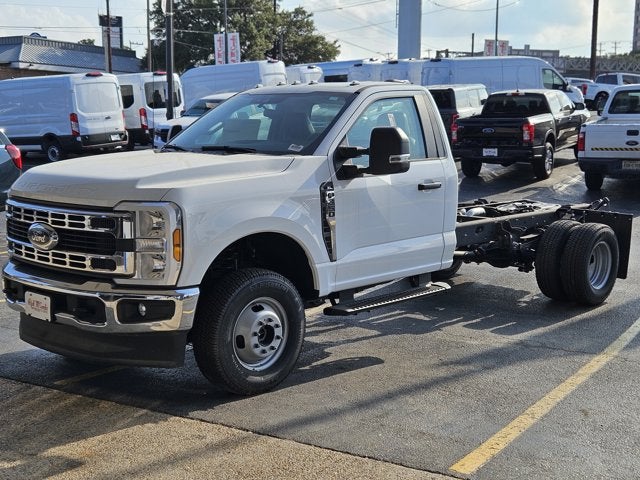 2024 Ford Super Duty F-350 DRW Chassis Cab XL