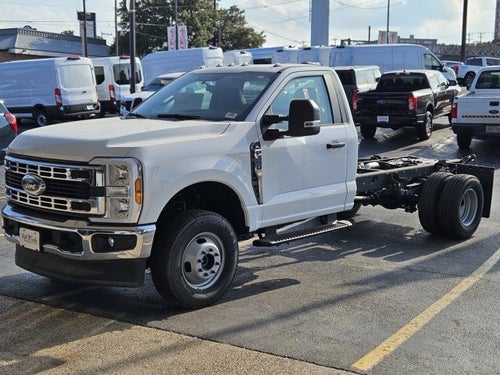 2024 Ford Super Duty F-350 DRW Chassis Cab XL