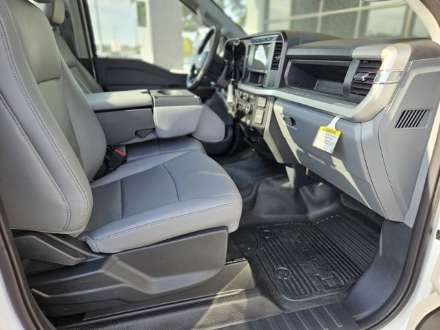 2024 Ford Super Duty F-350 DRW Chassis Cab XL