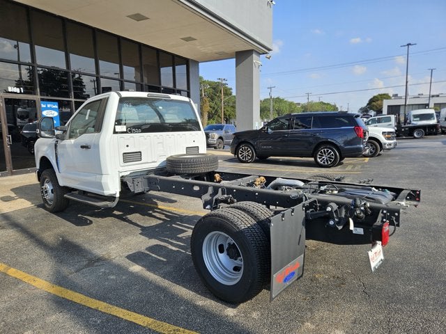 2024 Ford Super Duty F-350 DRW Chassis Cab XL