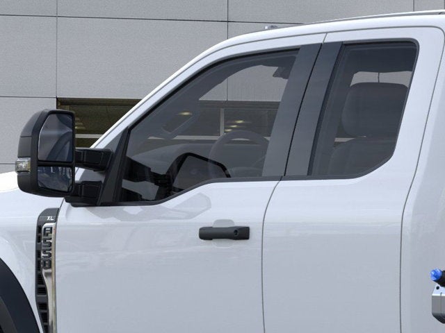 2025 Ford Super Duty F-550 DRW XL