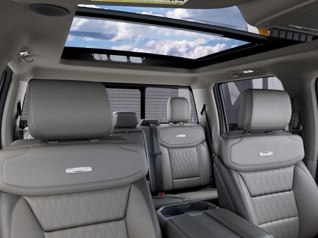 2027 Ford Super Duty F-350 DRW Platinum