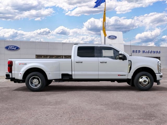2027 Ford Super Duty F-350 DRW Platinum